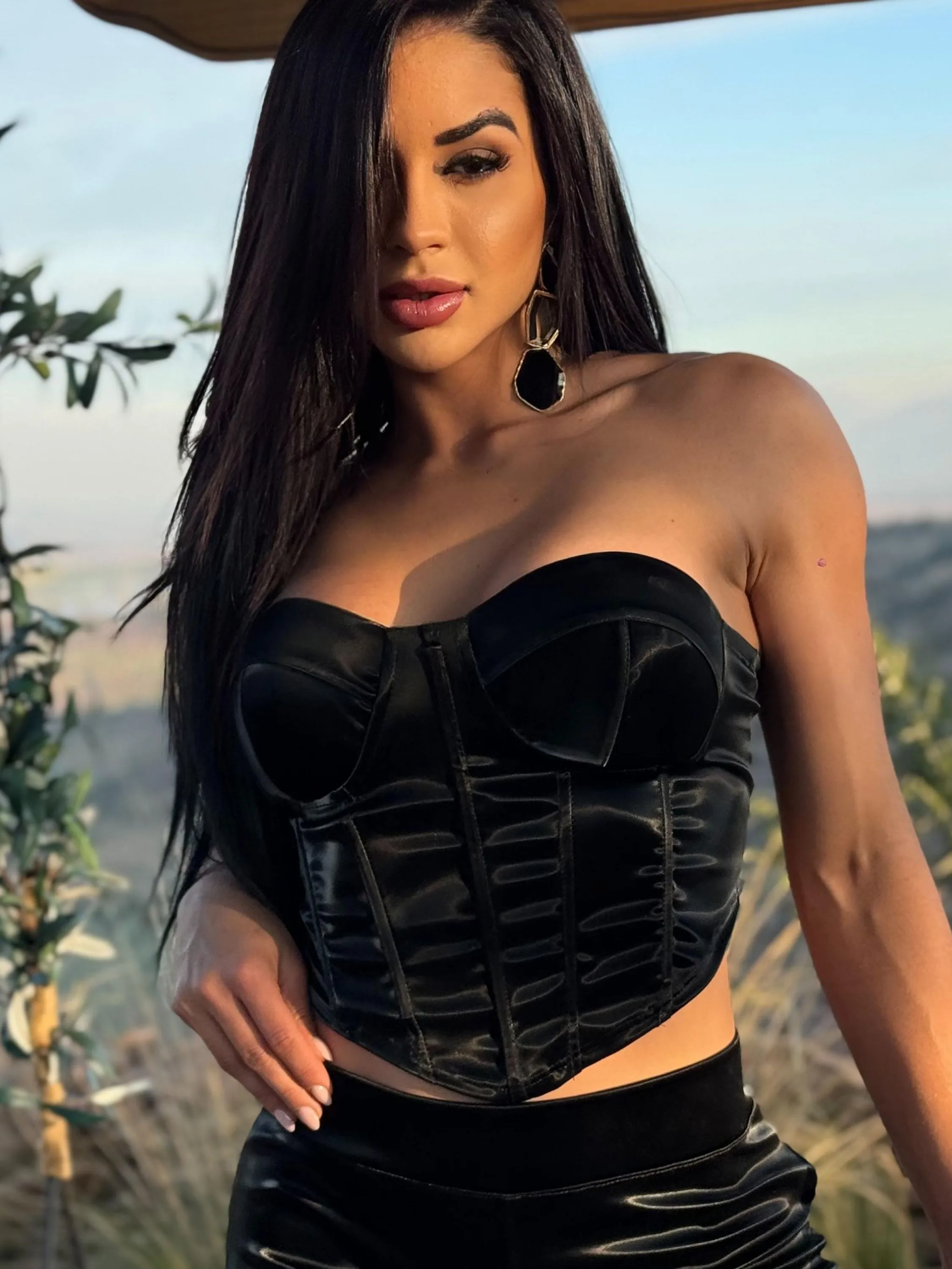Cropped Corselete Barbatana De Vinil Avudado