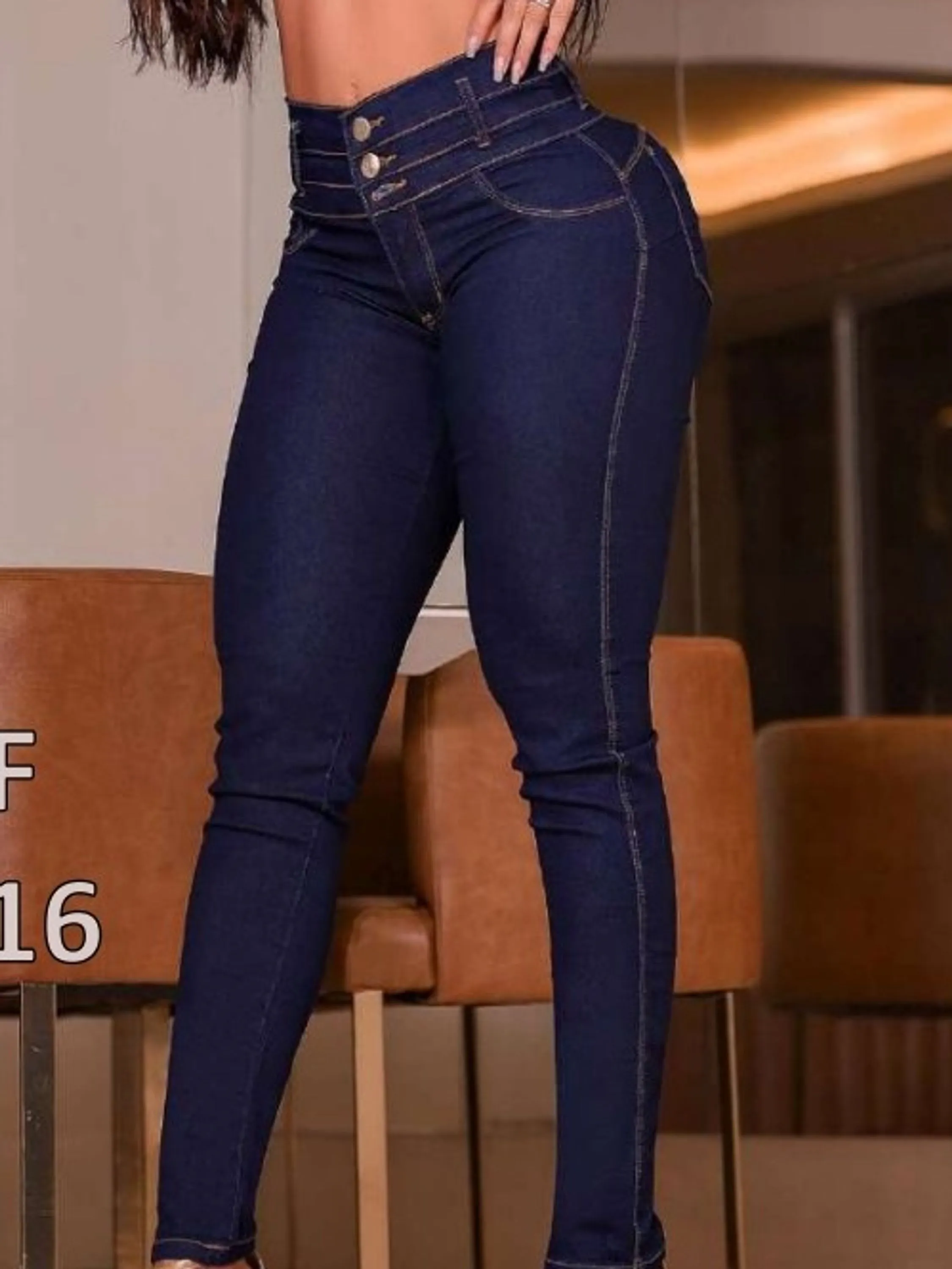 Calça jeans cintura super alta