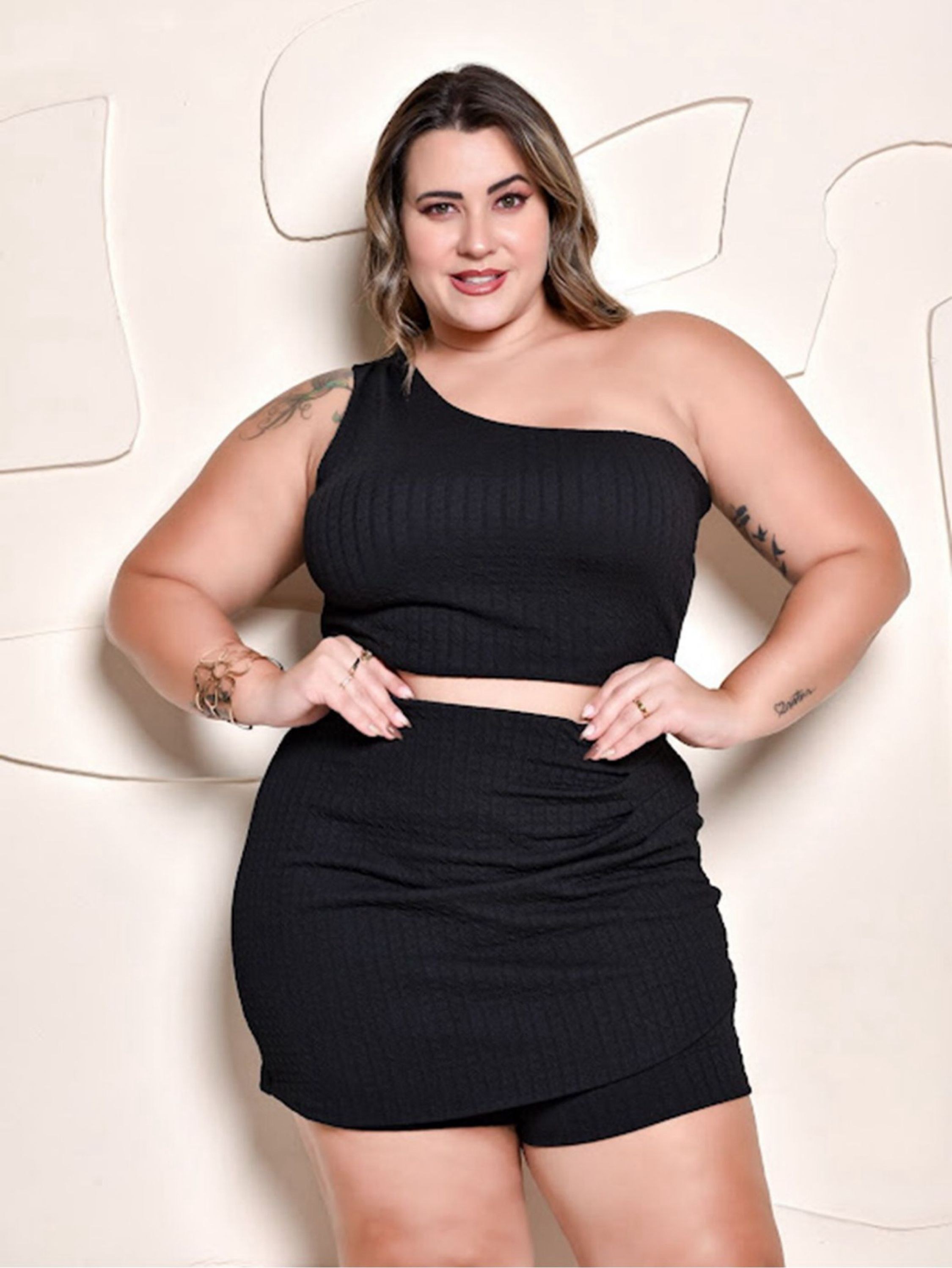 Conjunto Feminino Plus Size Short Saia E Cropped De Lycra