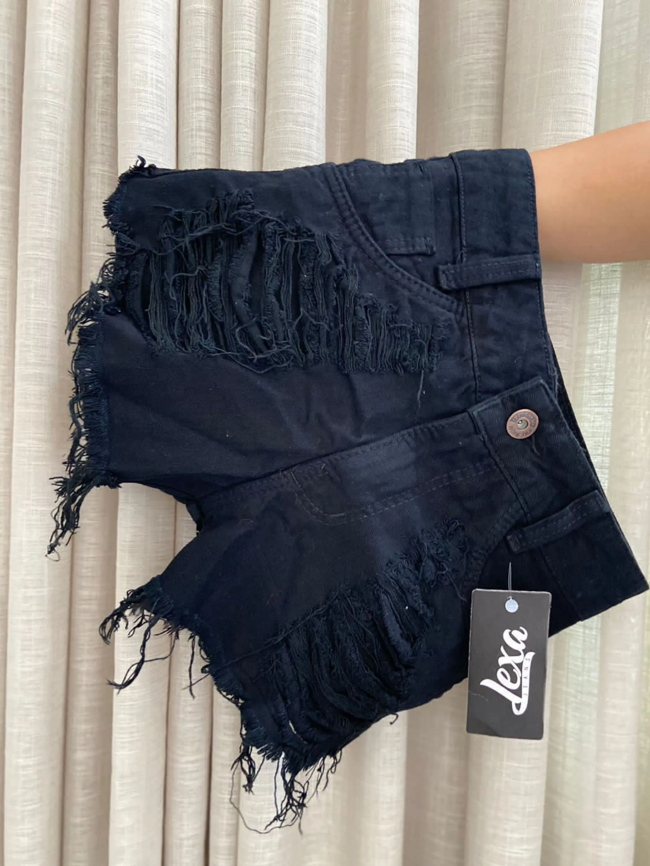 Short preto rasgada (SH 8)