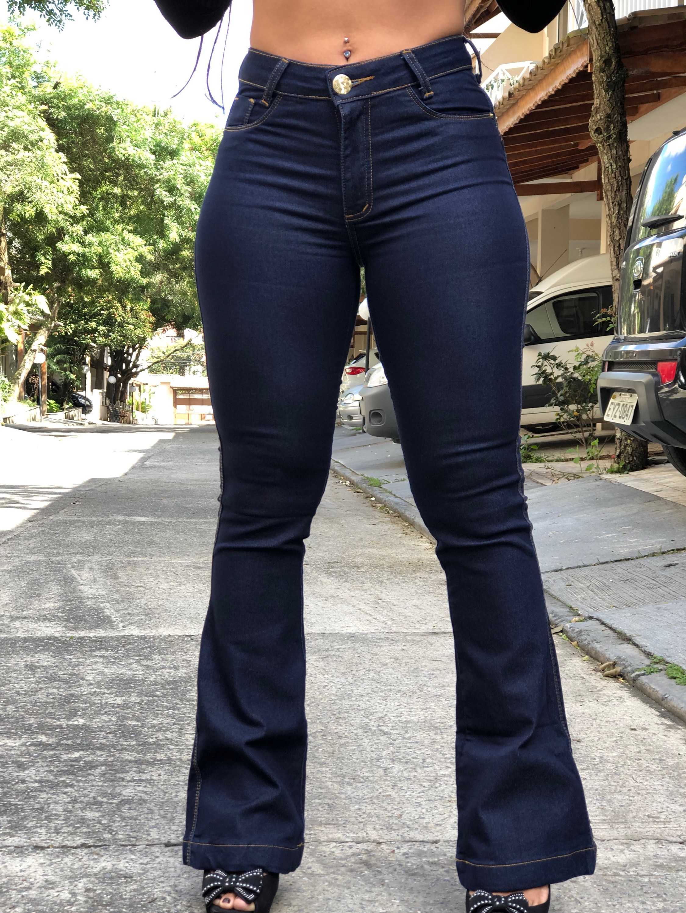 Calca flare feminina jeans azul marinho