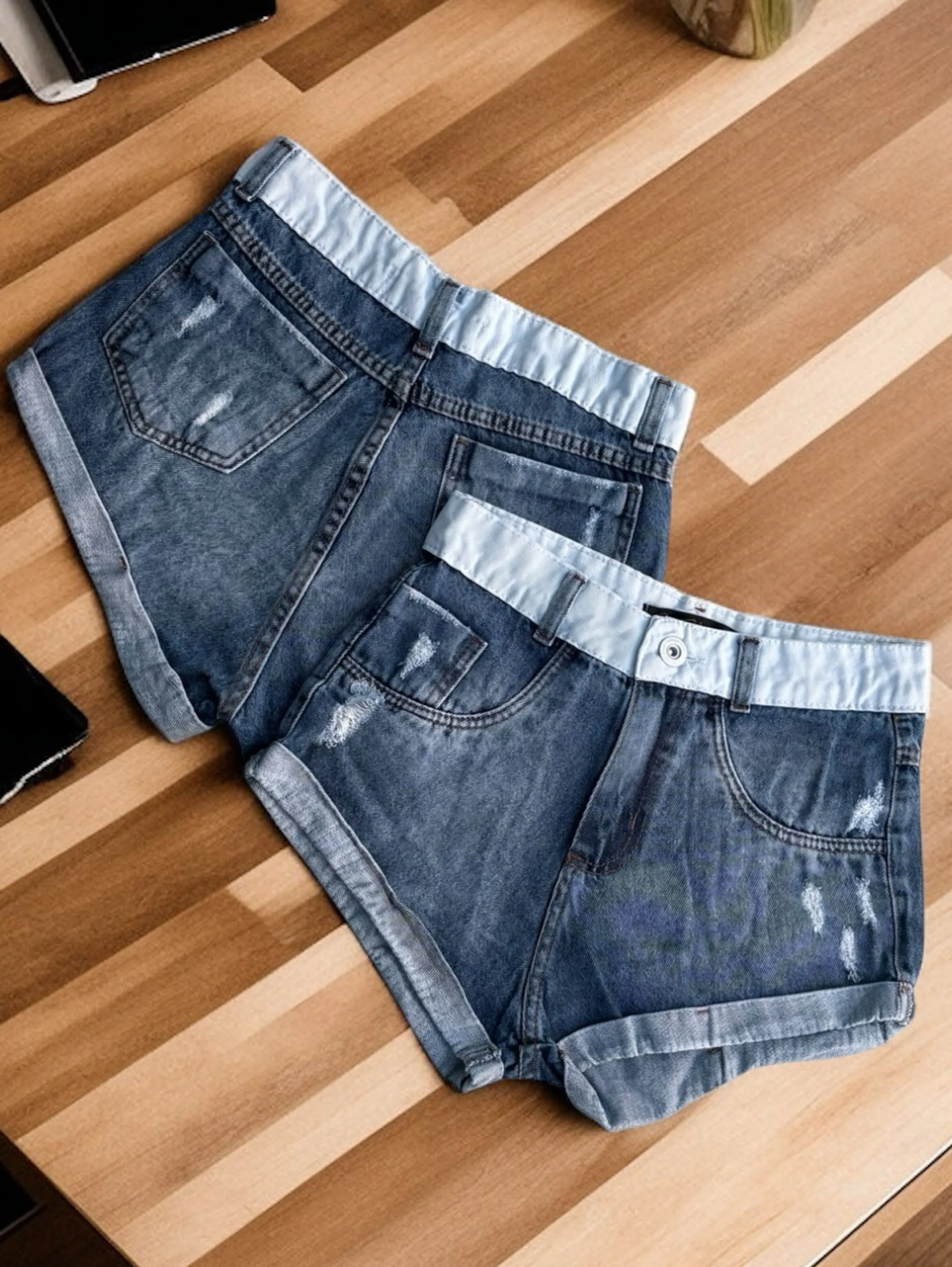 Short jeans feminino escura