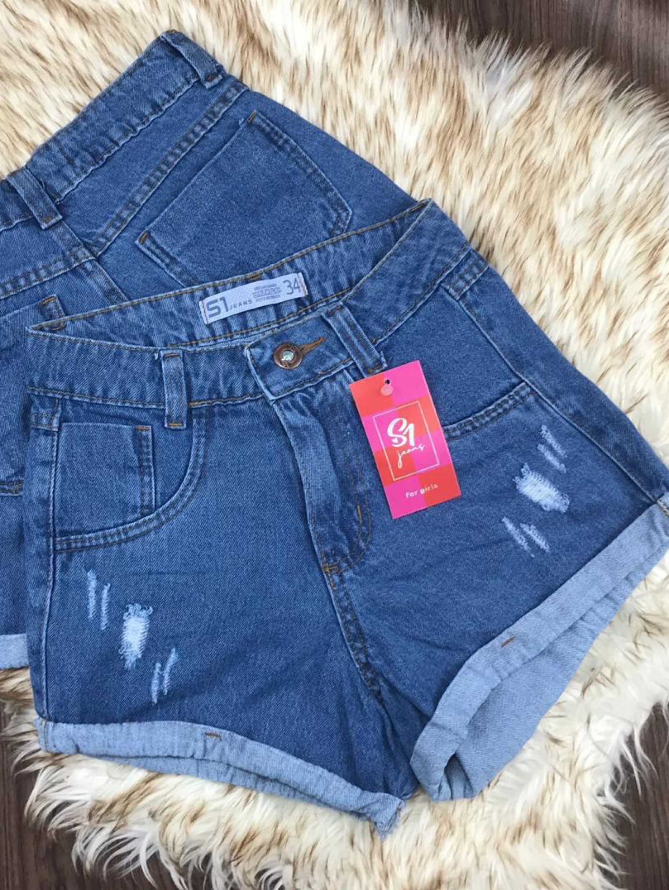 Short jeans feminino escura barra dobrado