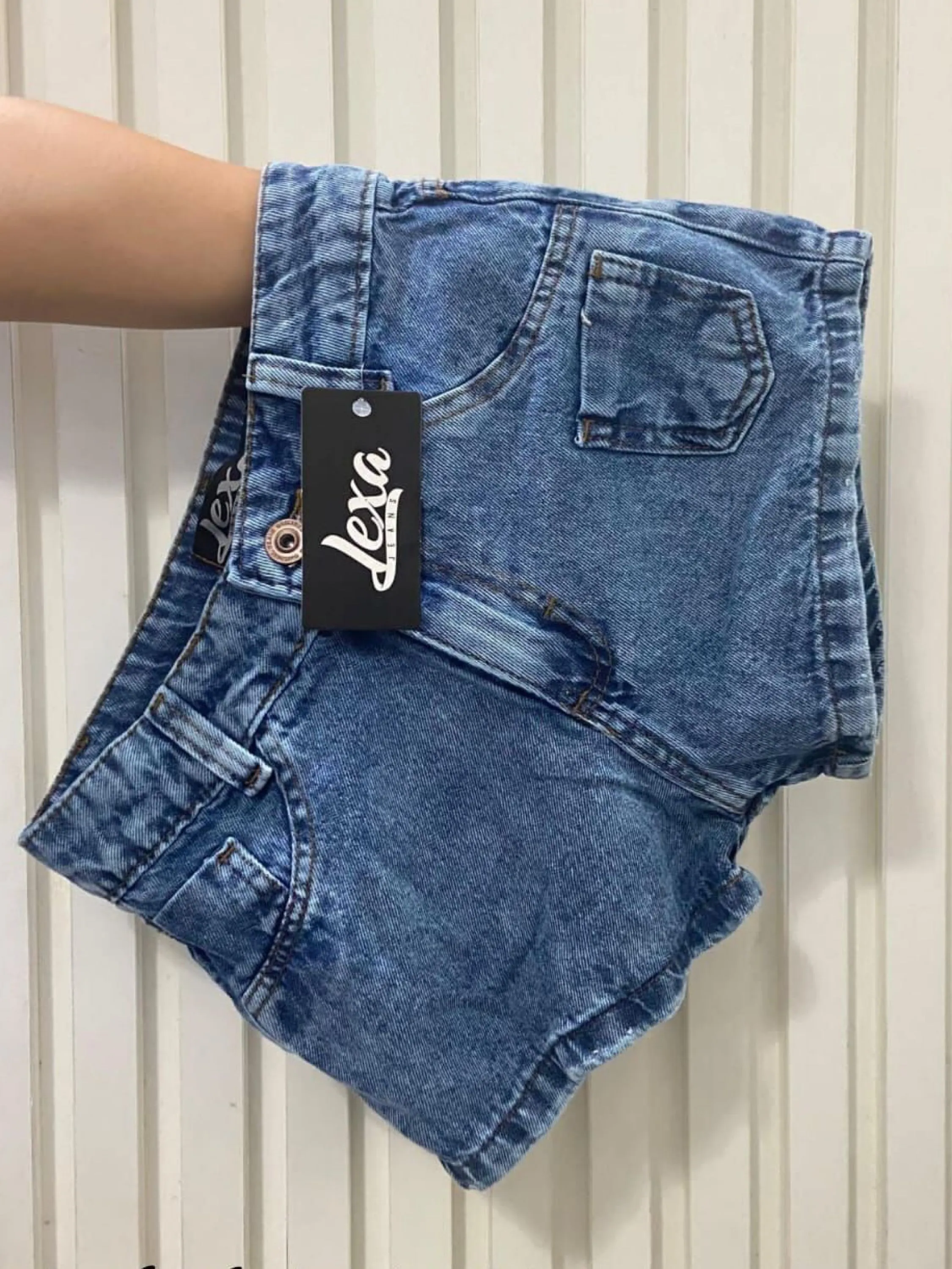 Short azul manchada liza