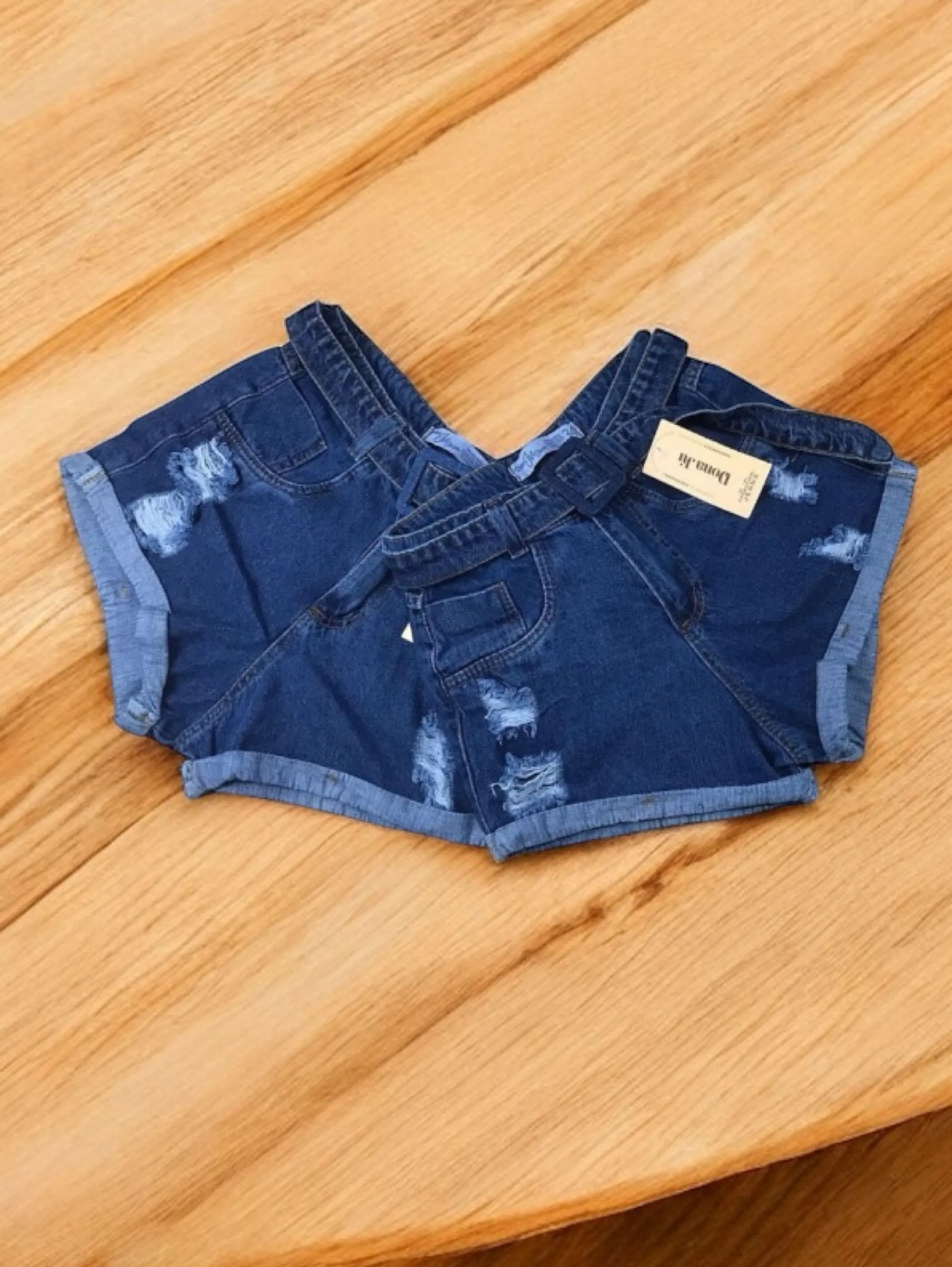 Short jeans feminino escura com cinto