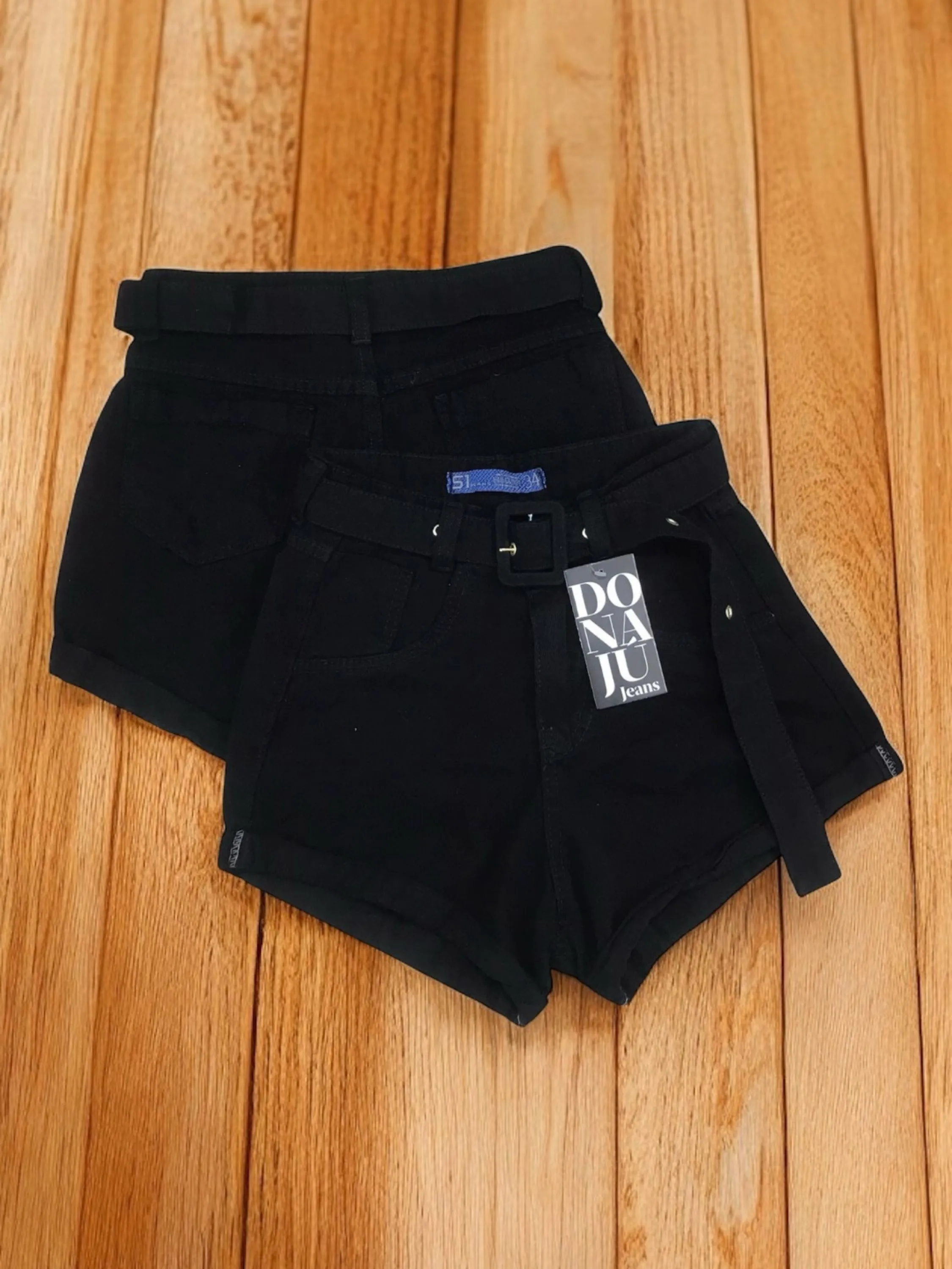 Short jeans feminino com cinto jeans preta