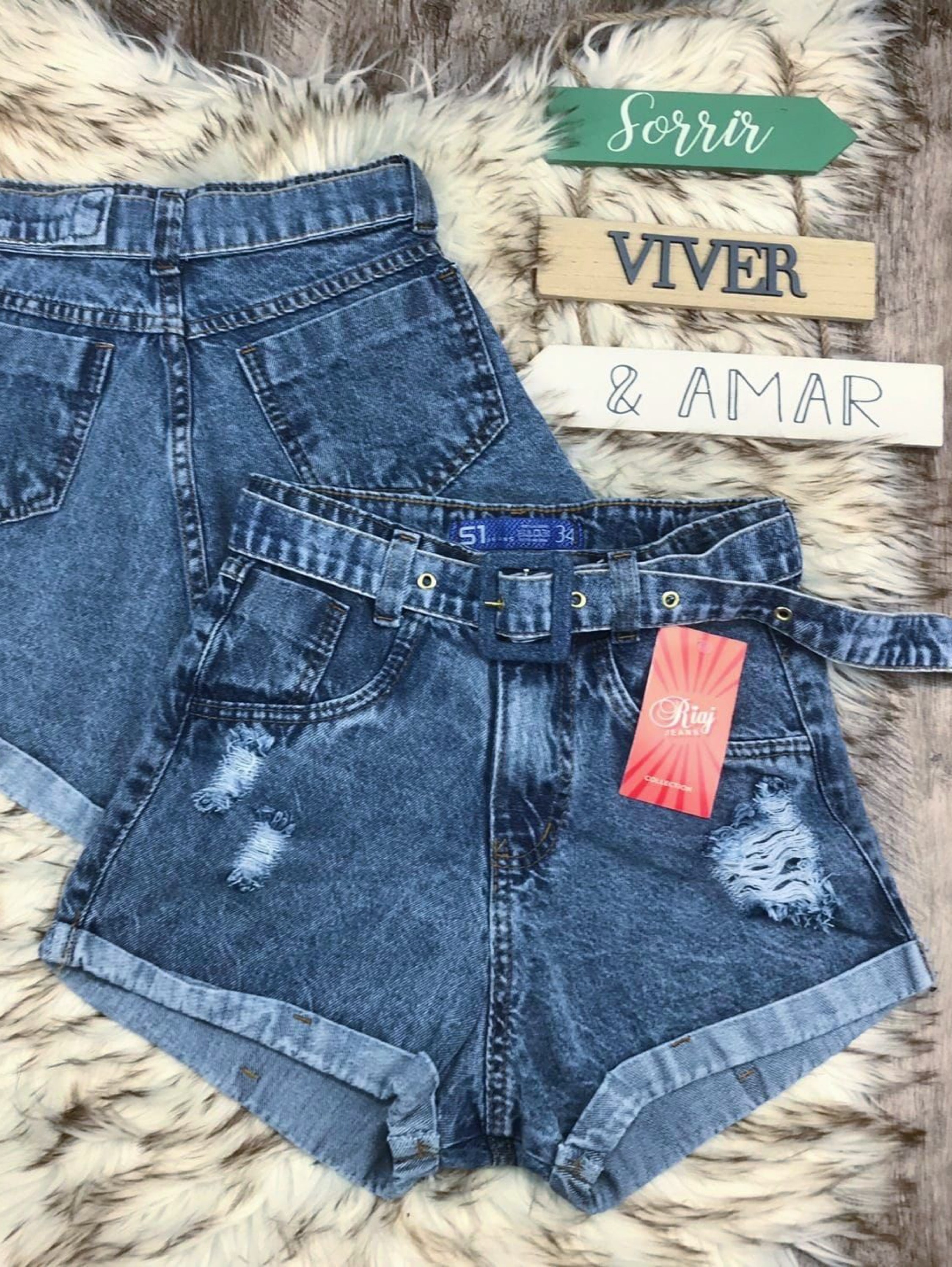 Short jeans feminino com cinto