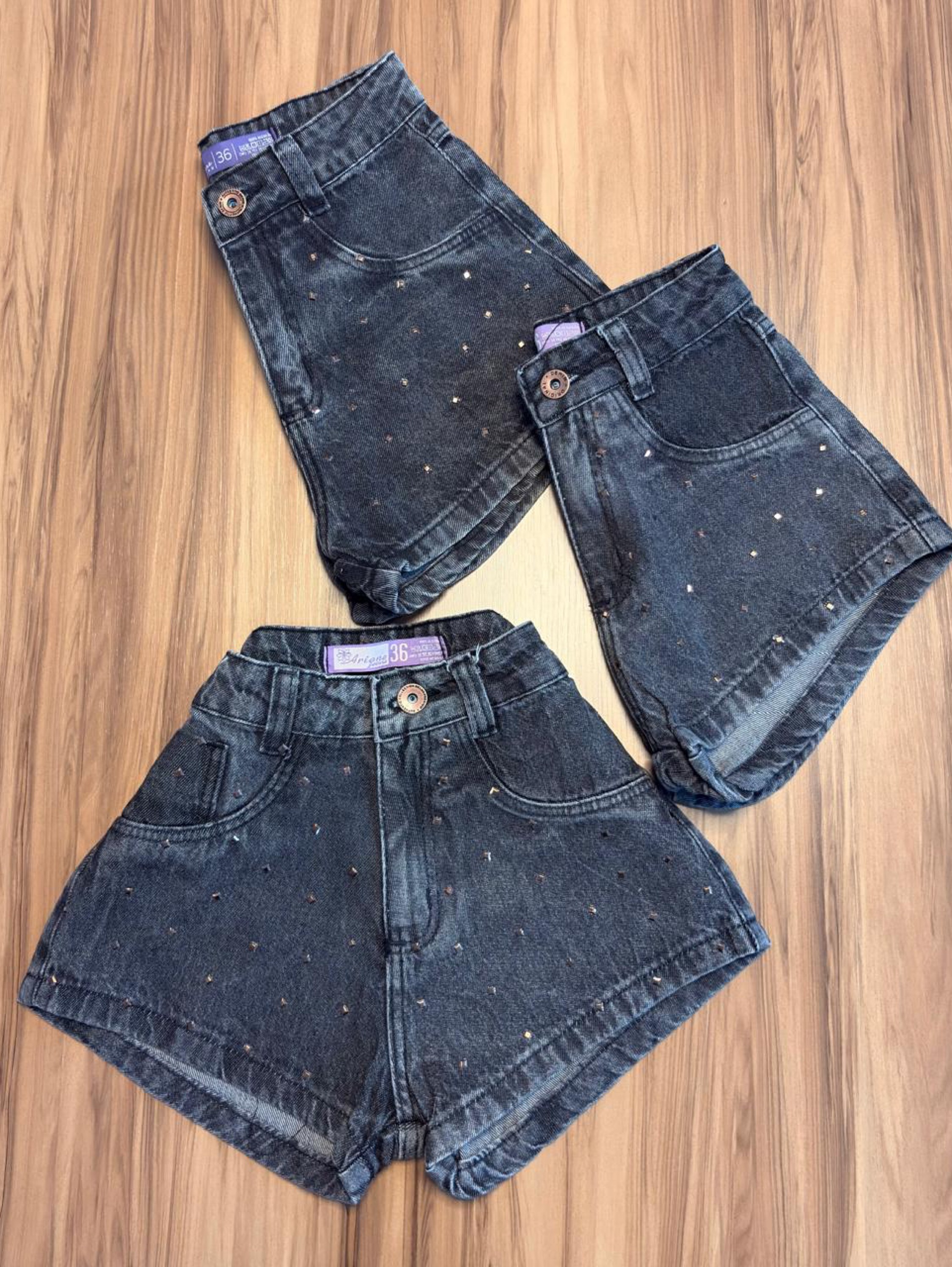 Short jeans feminino grafite