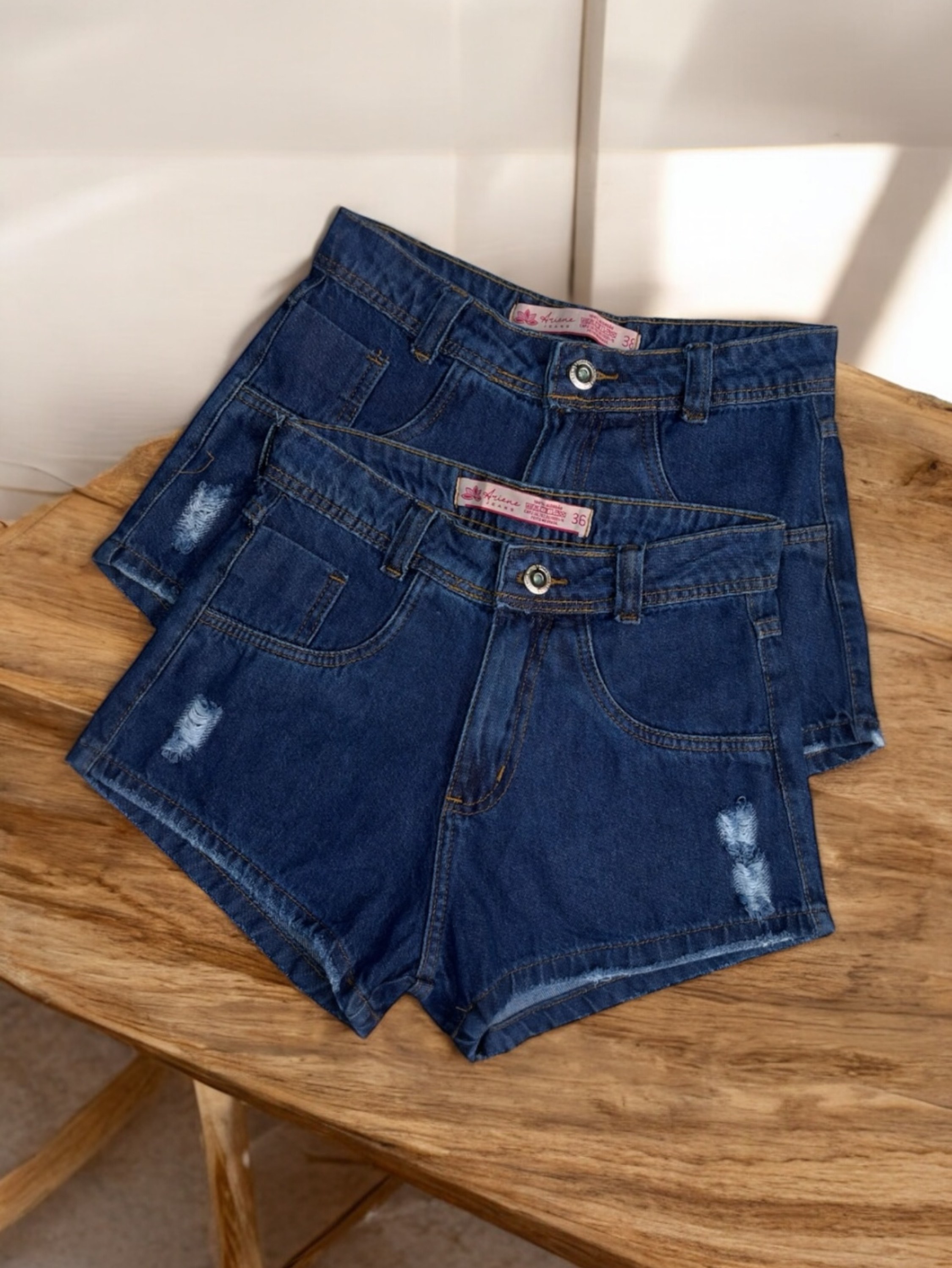 Short jeans feminino Escura