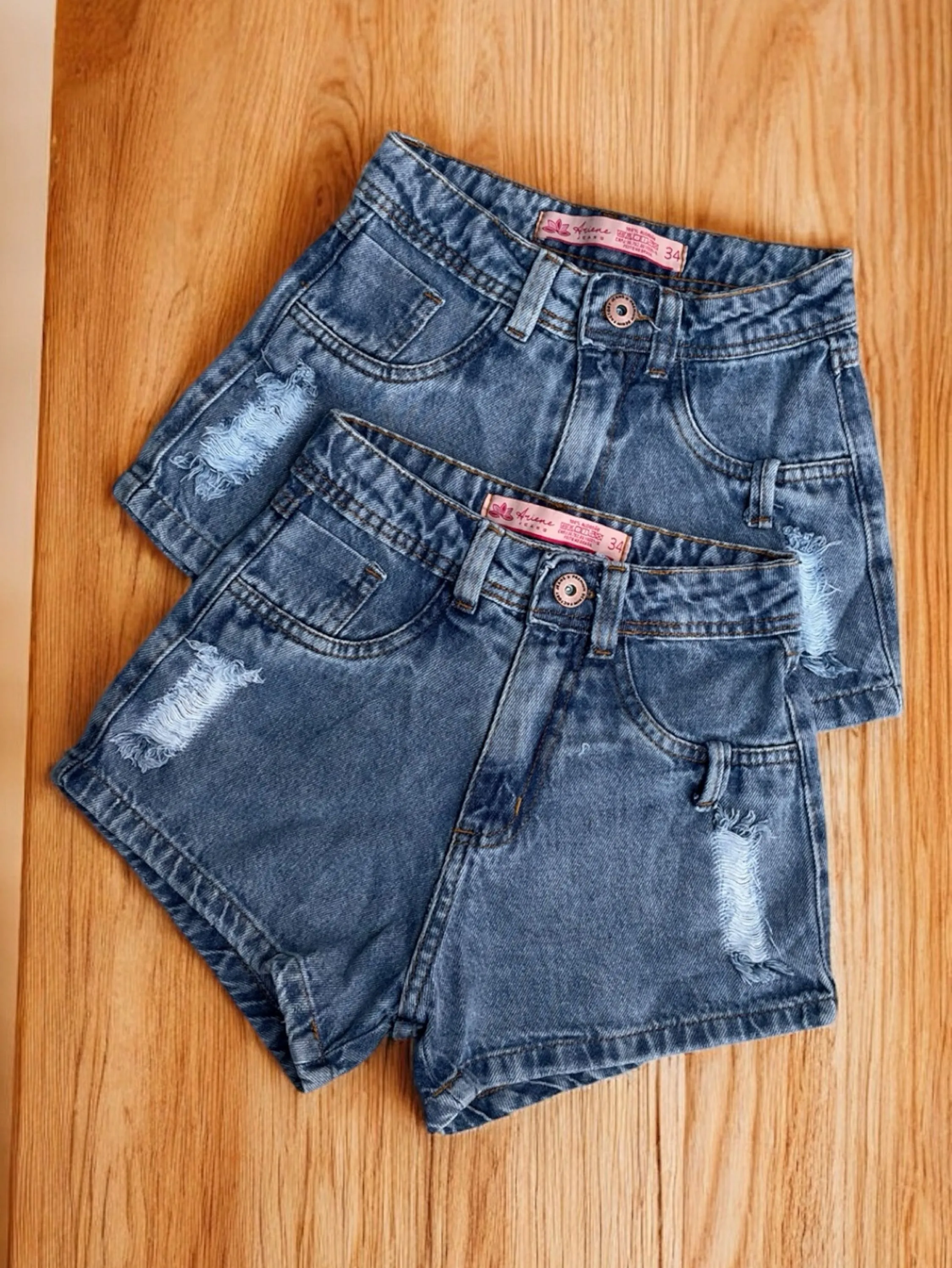 Short jeans feminino barra dobrado