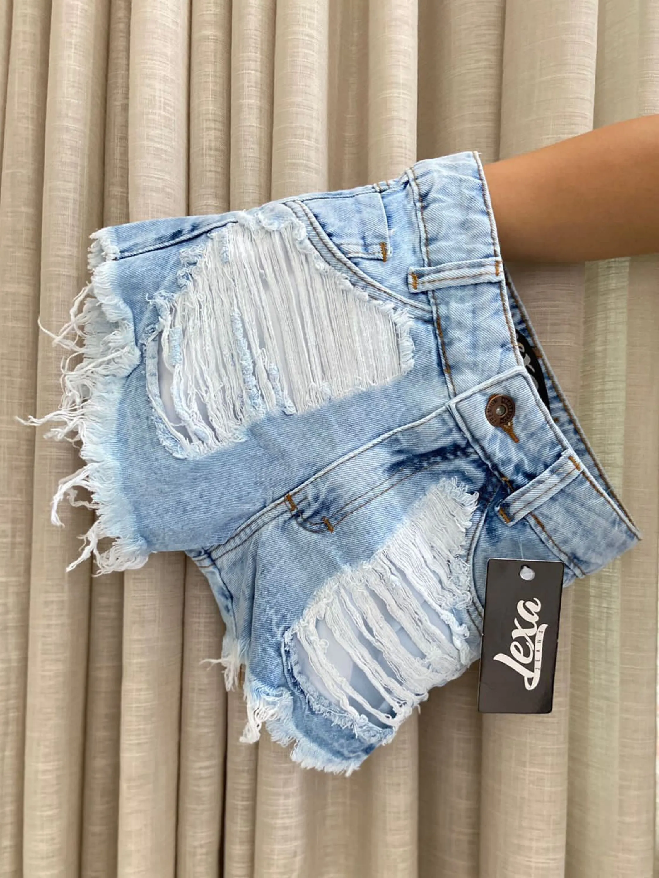 Short jeans clara rasgada