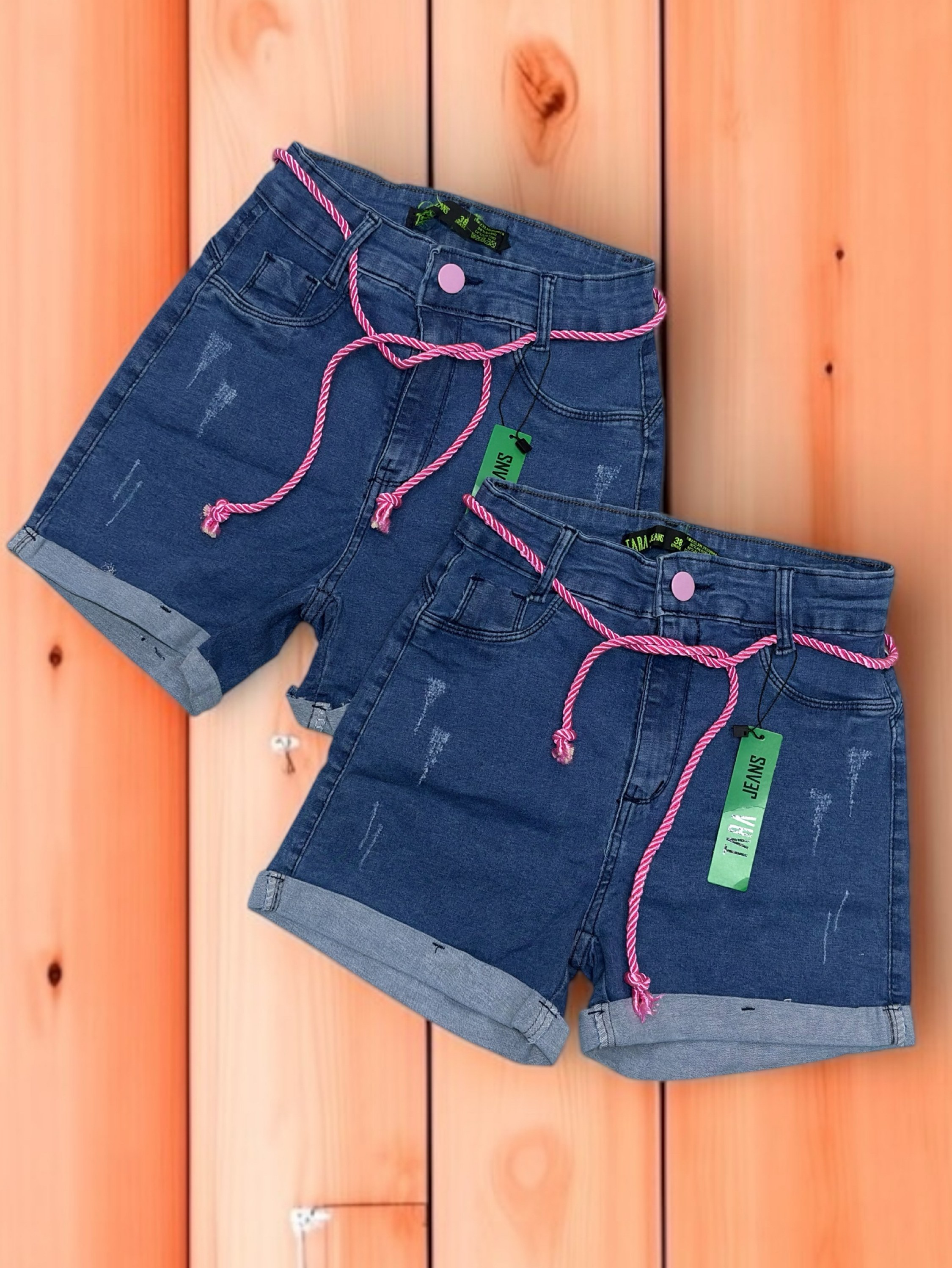 Short jeans feminino escura com cinto com lycra