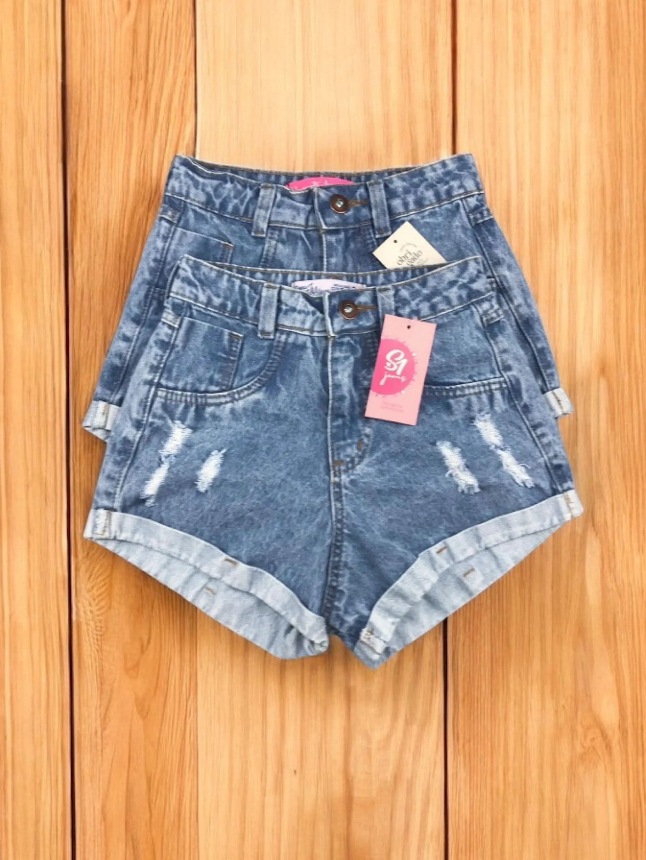Short jeans feminino escura manchada