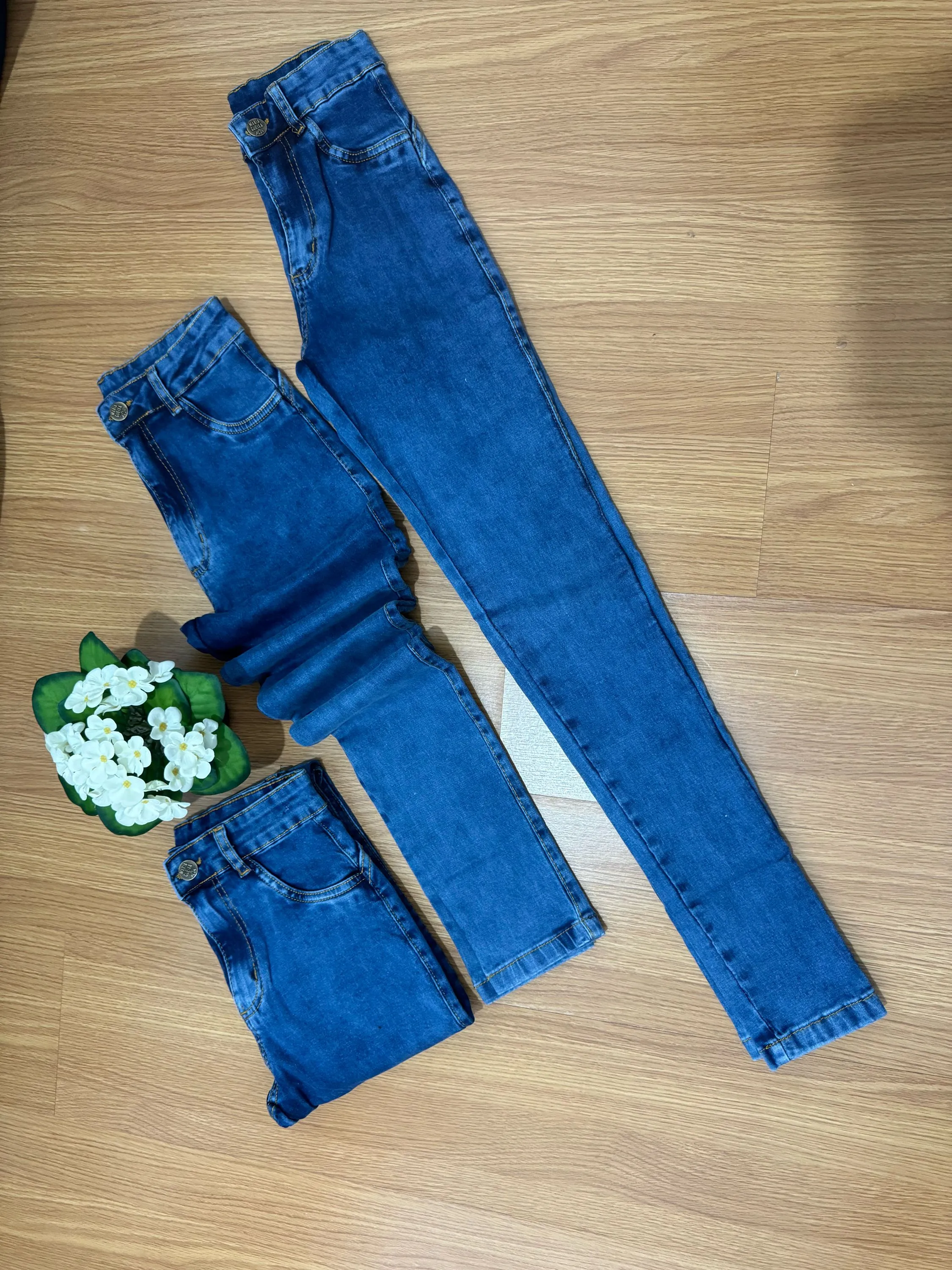 Calca jeans power laicra azul manchada lisa (P 24)