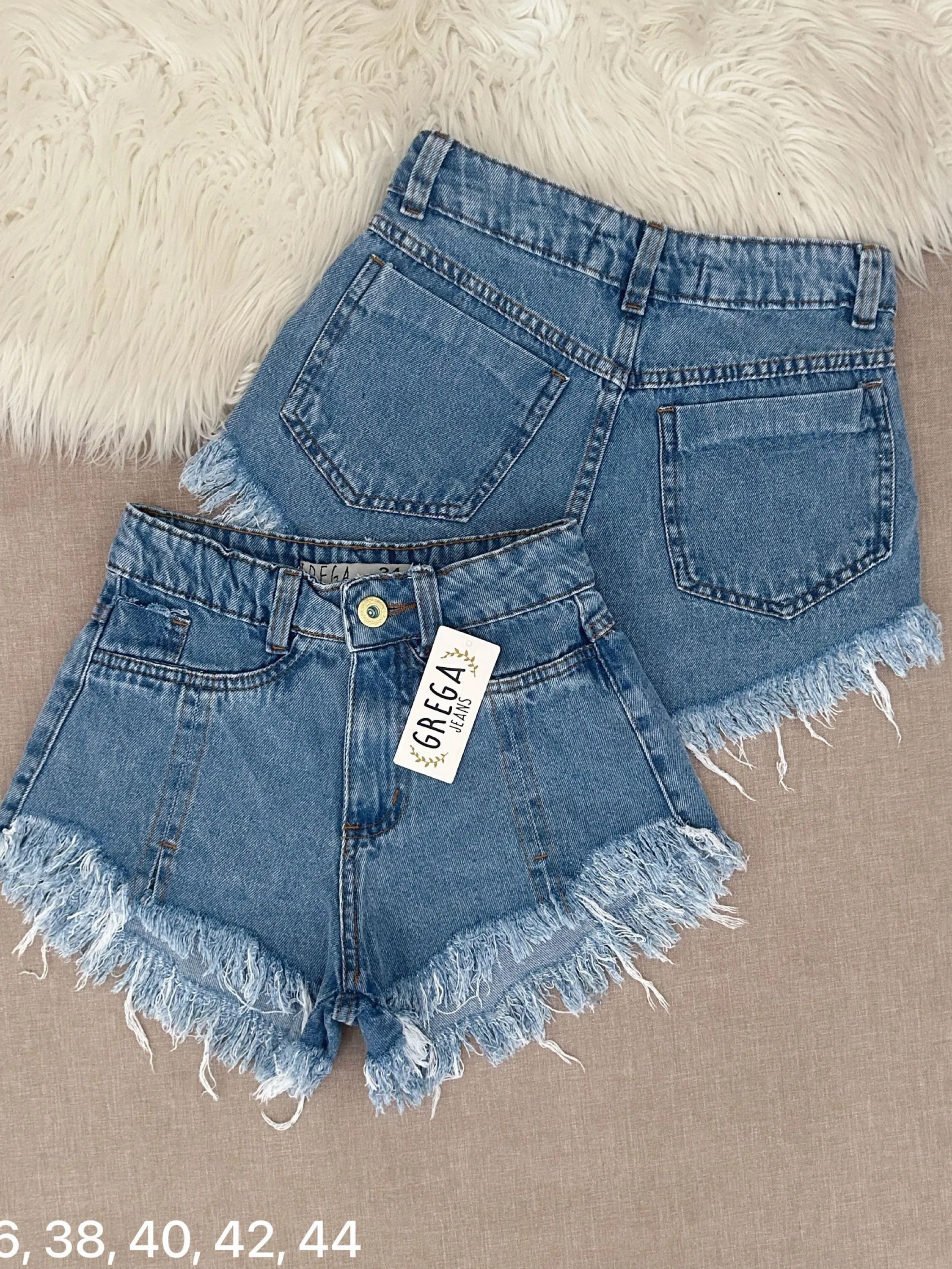 Short jeans escura lisa costura no meio (SH57)