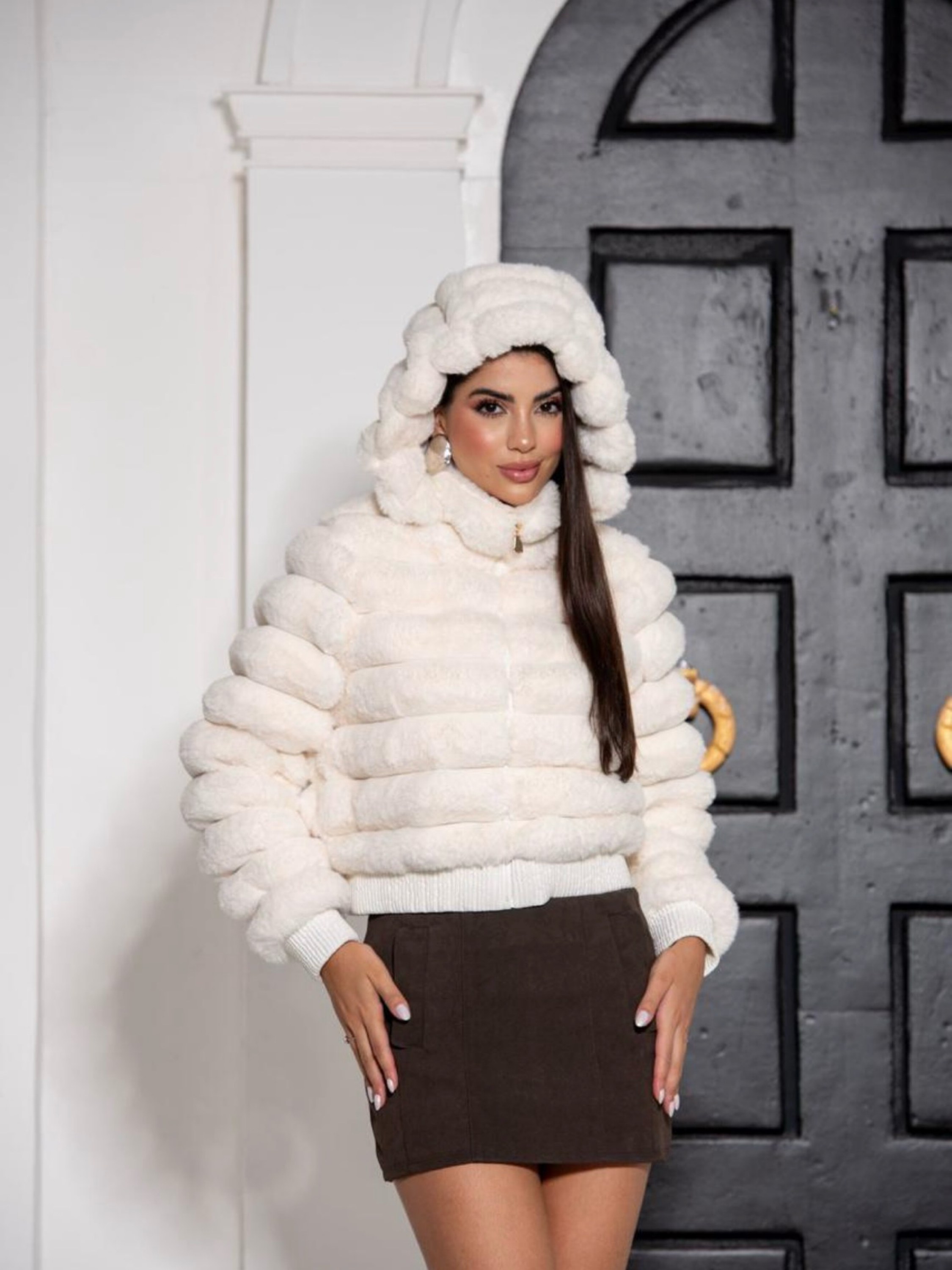 Jaqueta puffer de pelo feminino