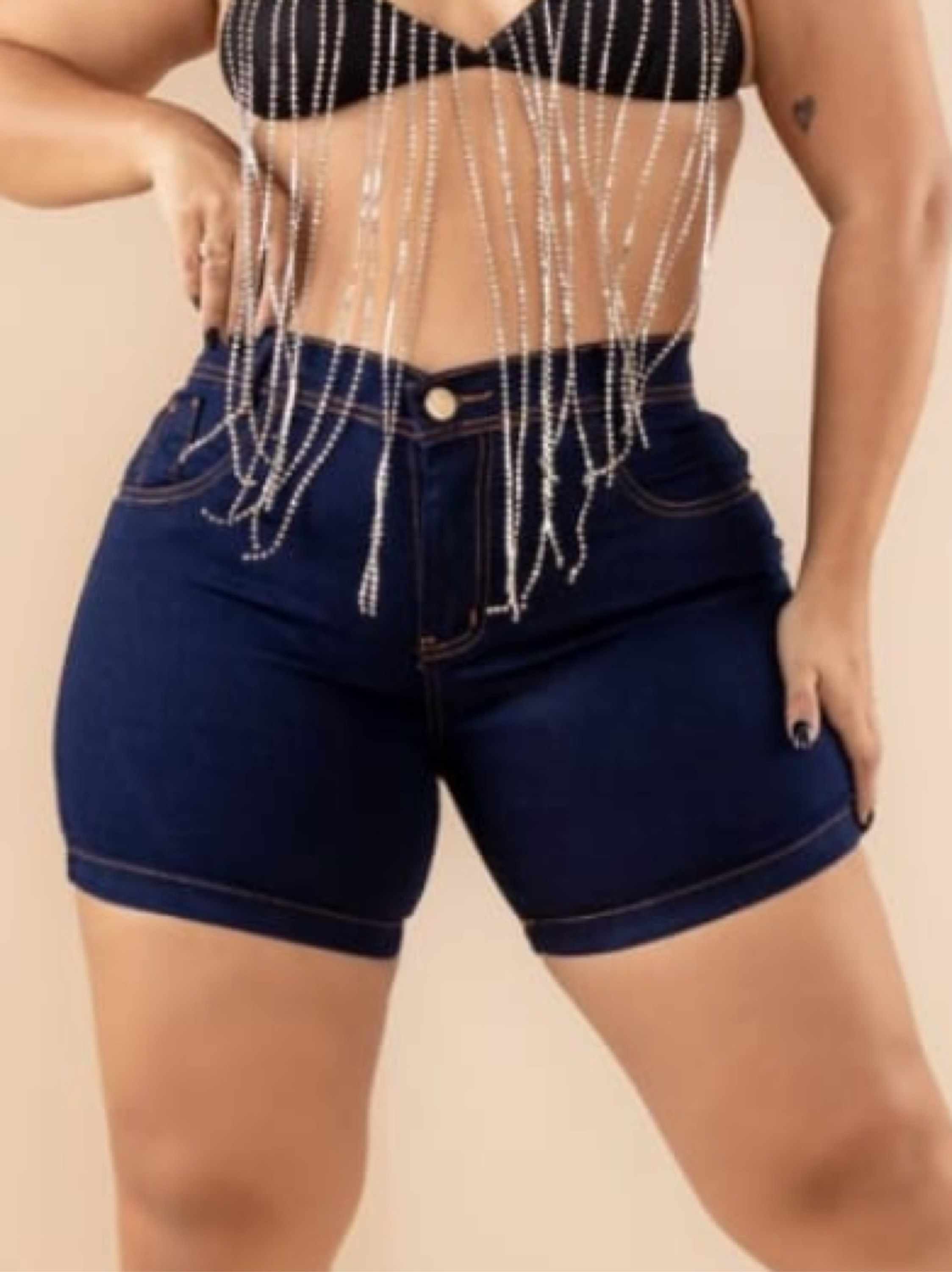 Shorts Meia Coxa Plus