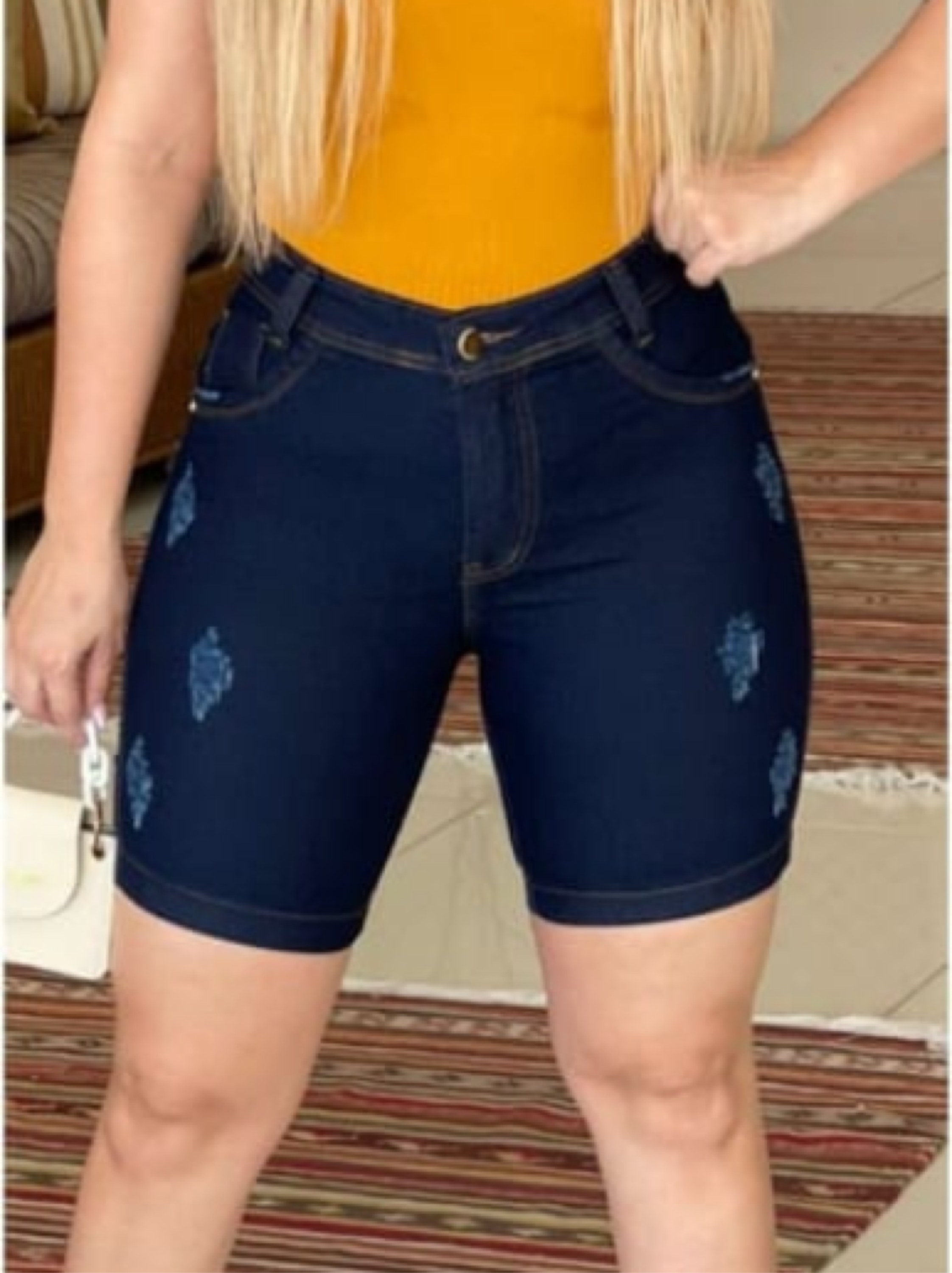 Shorts Pedal com Puídos
