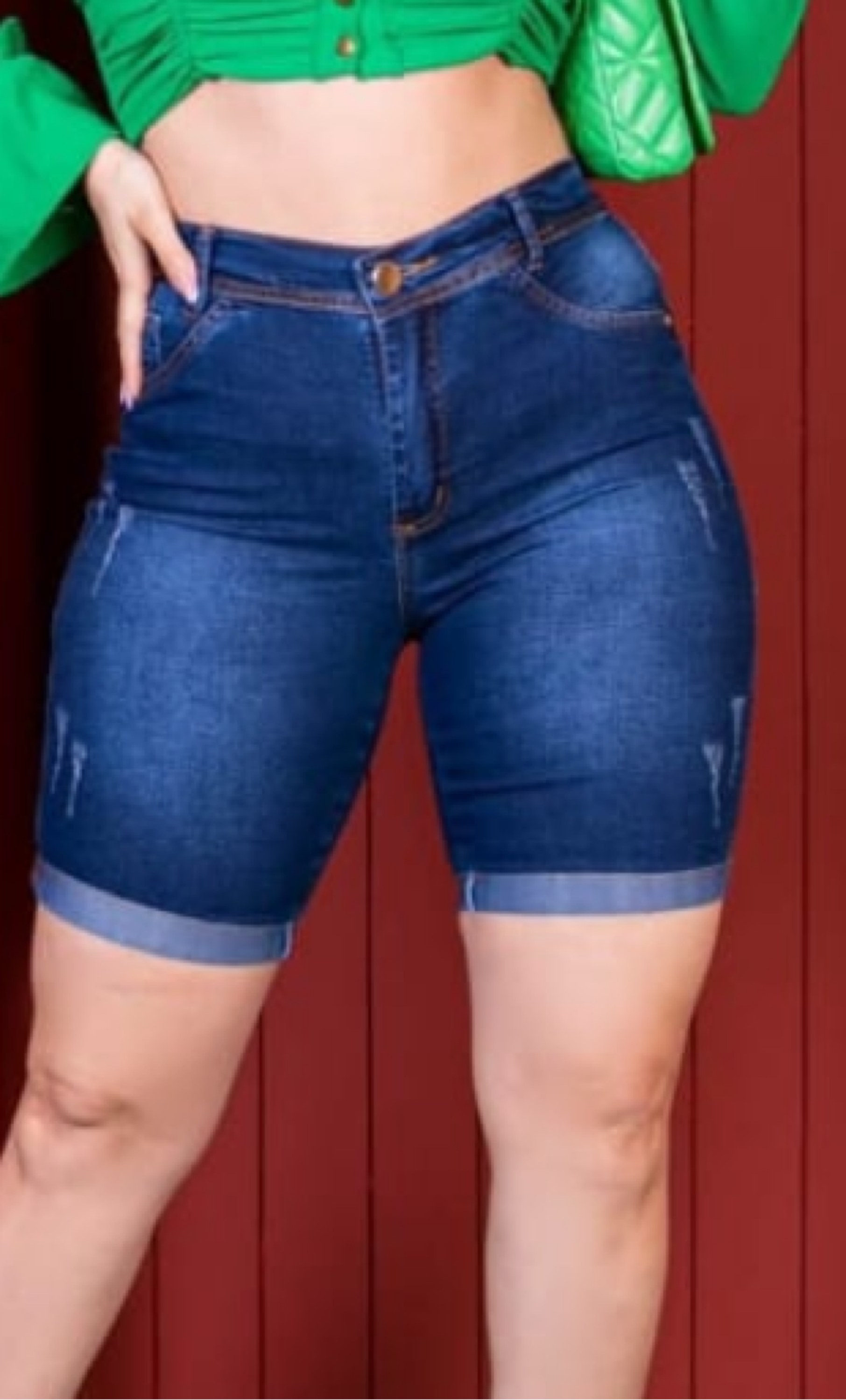 Shorts Pedal com barrinha dobrada