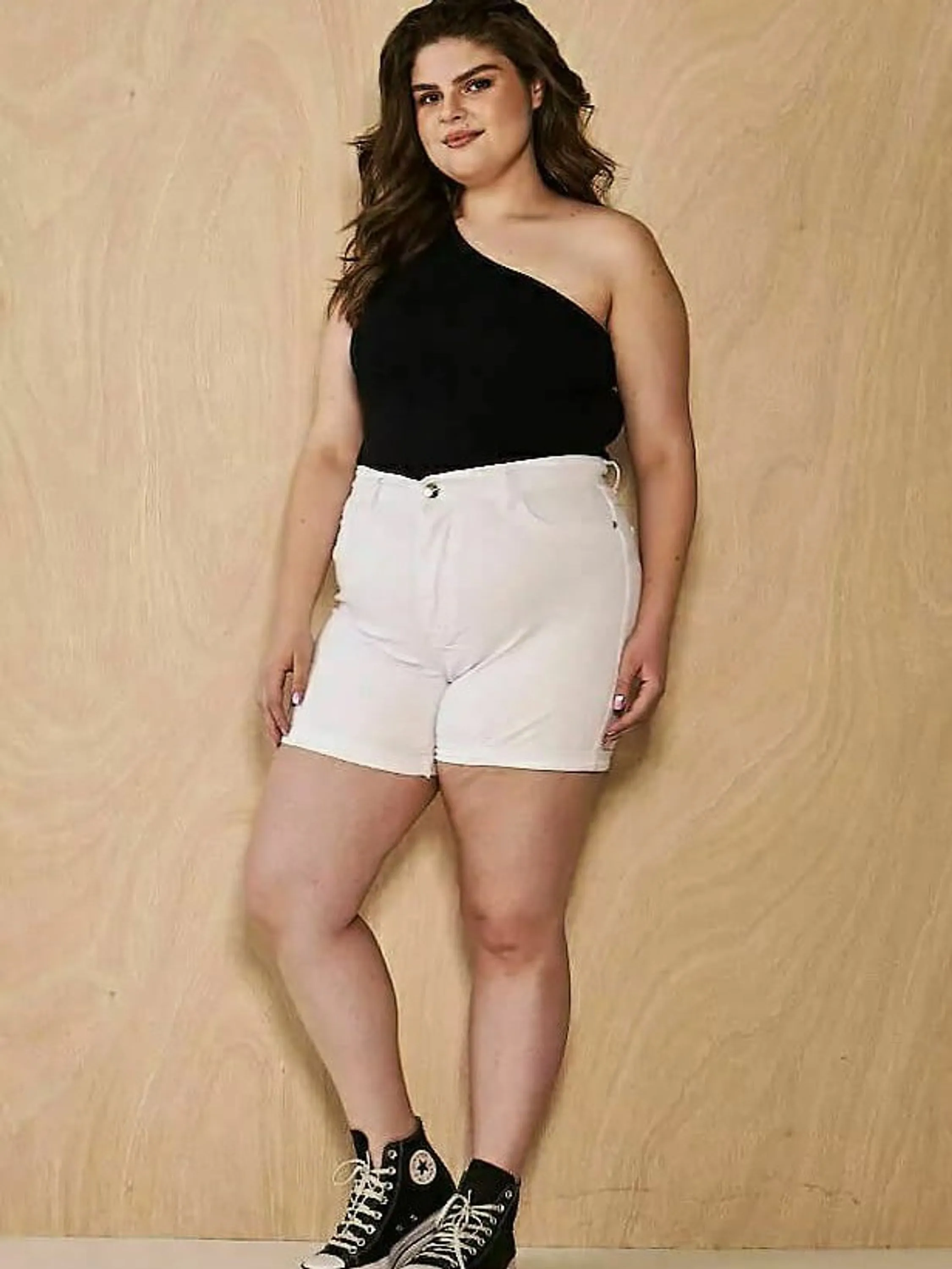 Short Sarja Plus cintura alta com Lycra