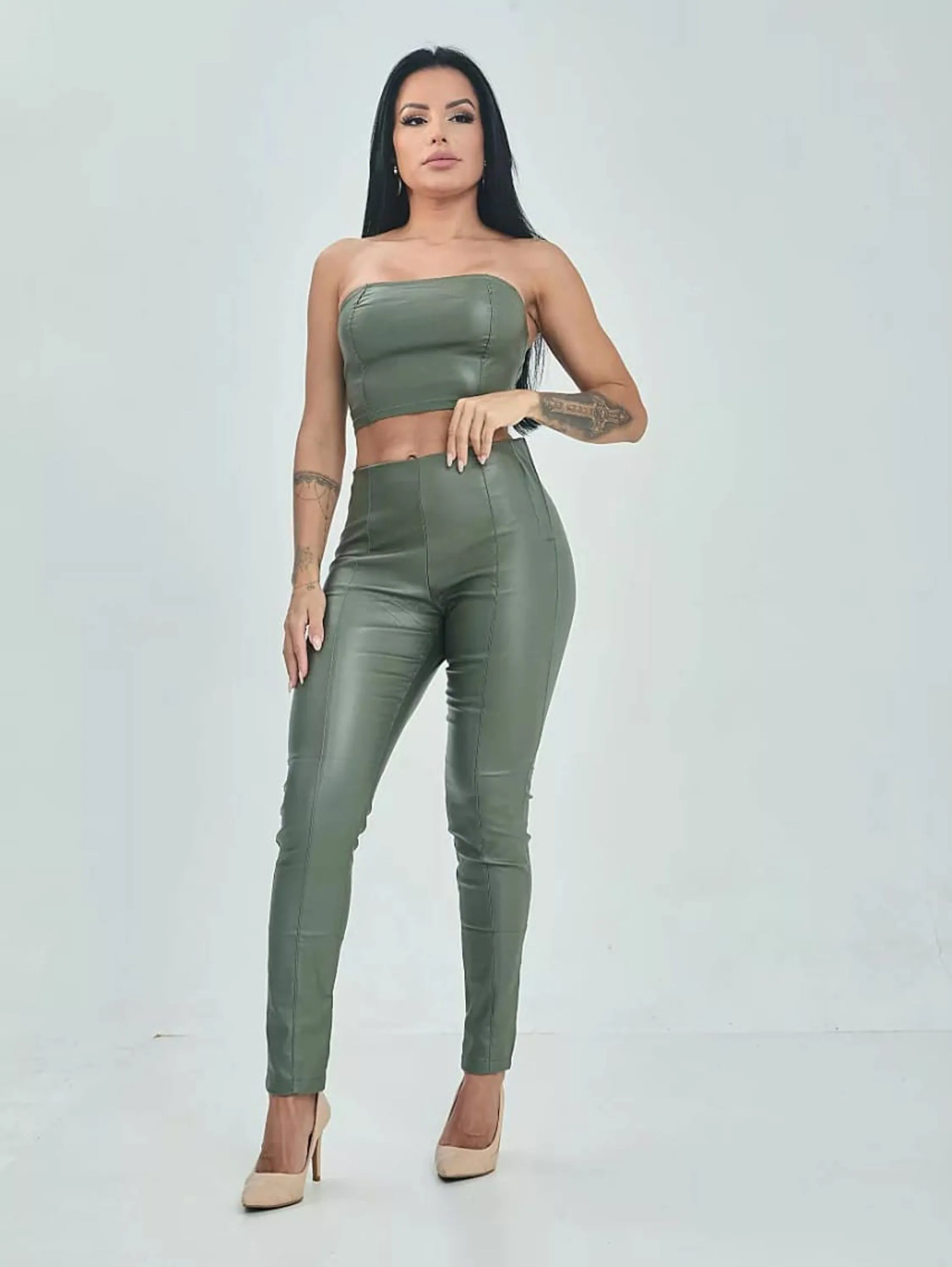 Calça Skinny couro resinado cintura alta