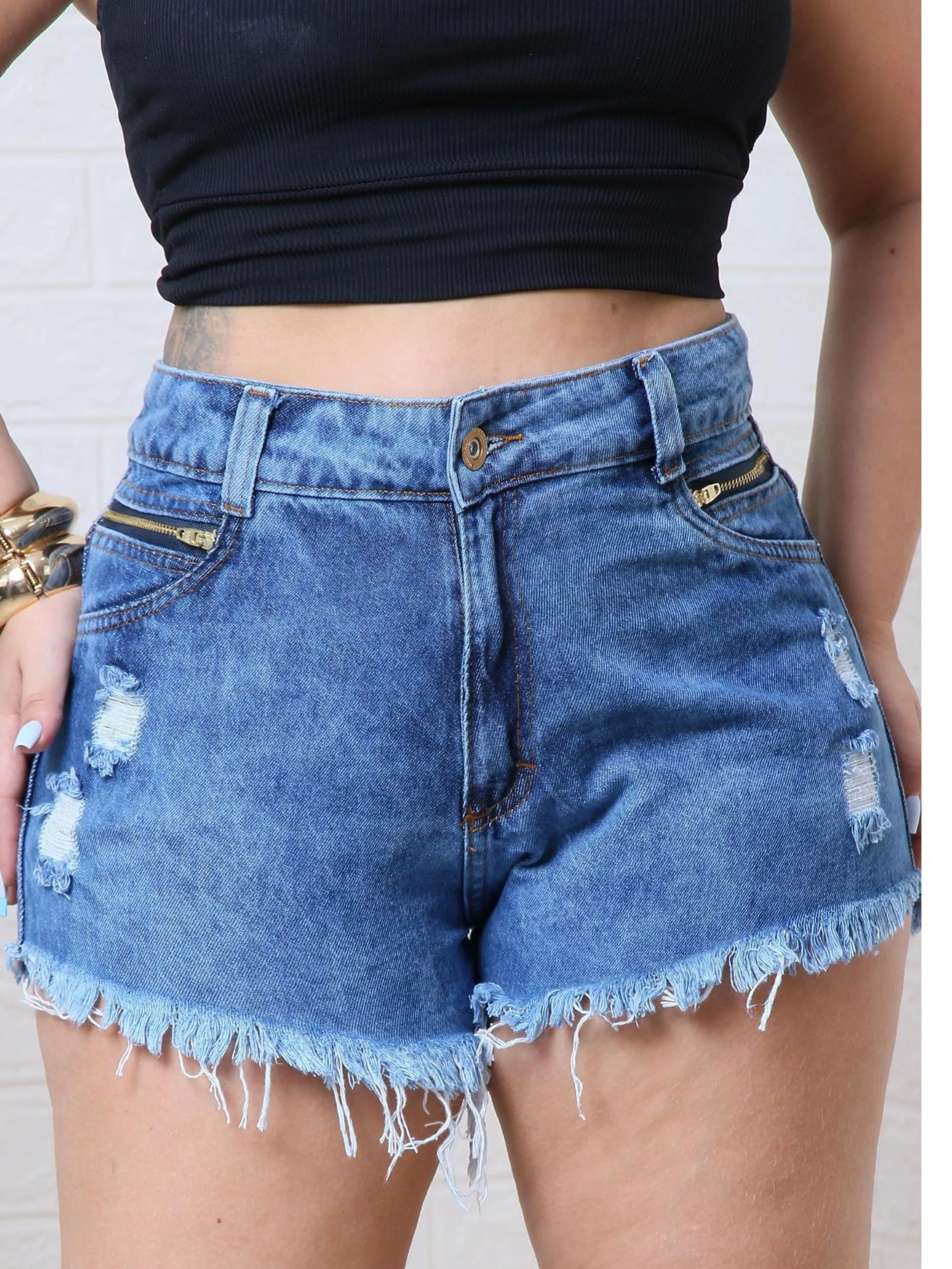 SHORT JEANS FEMININO RASGADOS E ZIPERES  NAS LATERLATERAIS