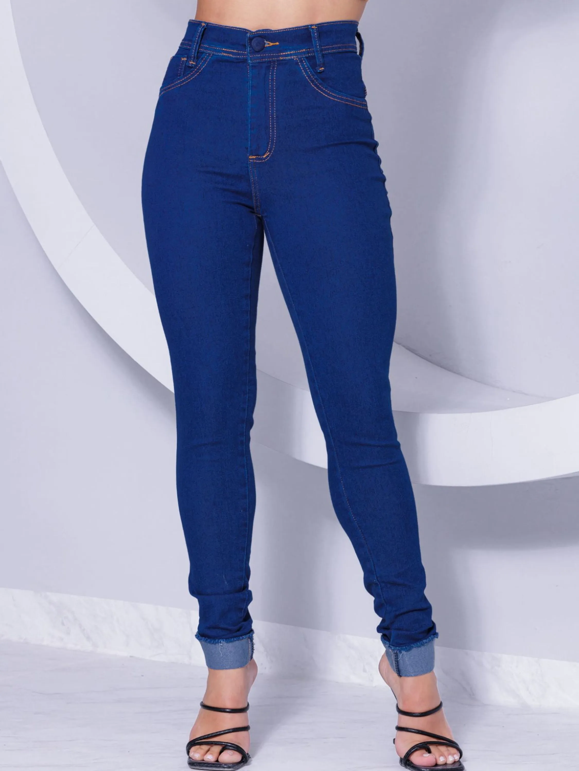 CALÇA JEANS FEMININA BARRA VIRADA COM ELASTANO