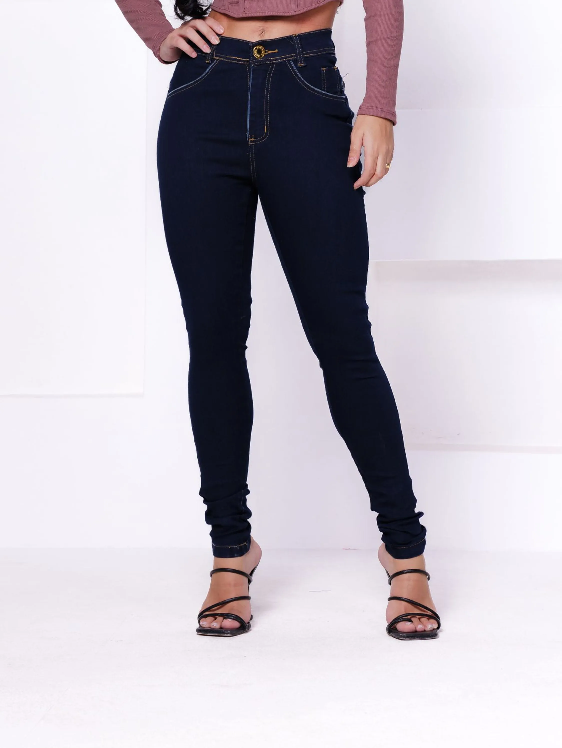 CALÇA SKINNY AZUL COM LINHA BRANCA