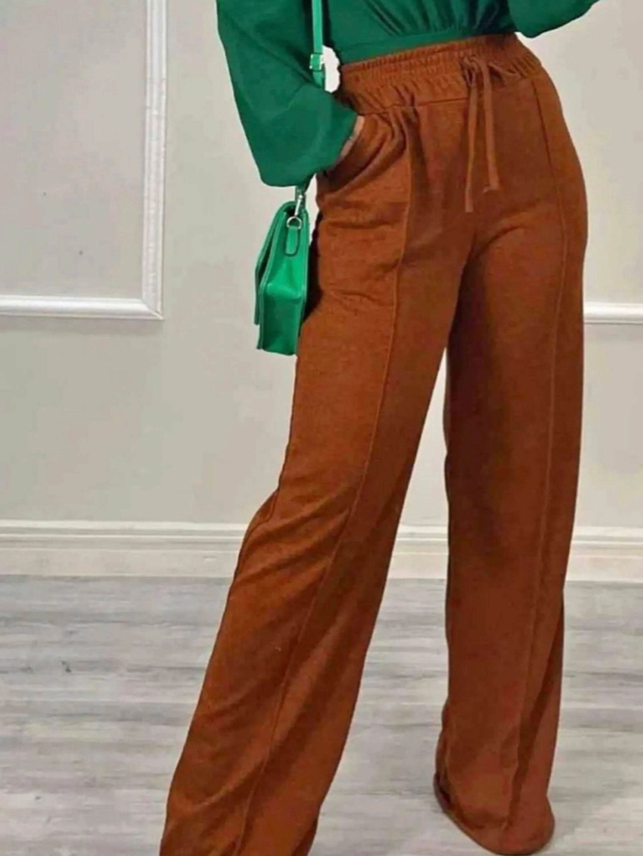 Calça pantalona feminina