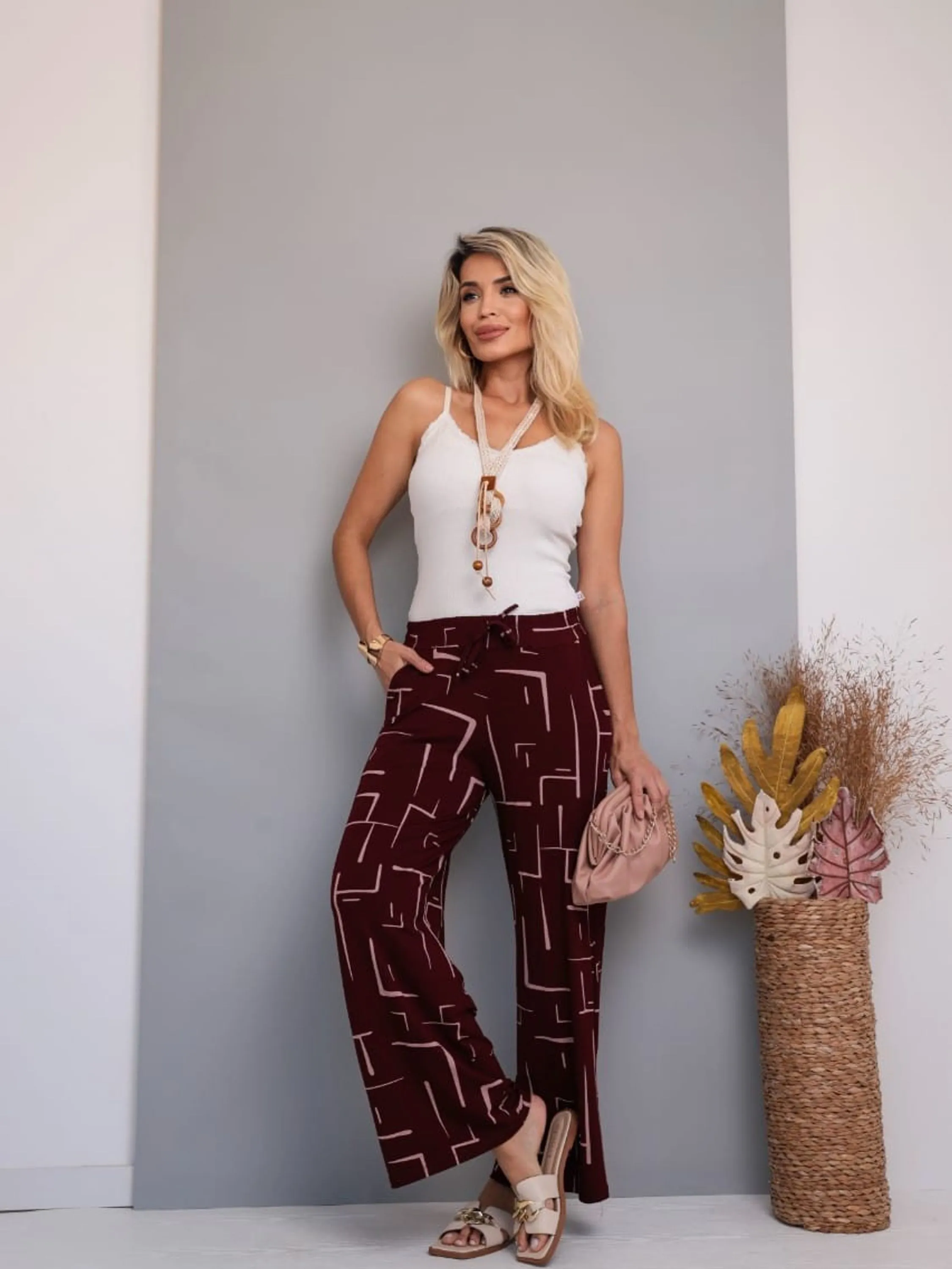 Calça pantalona estampada