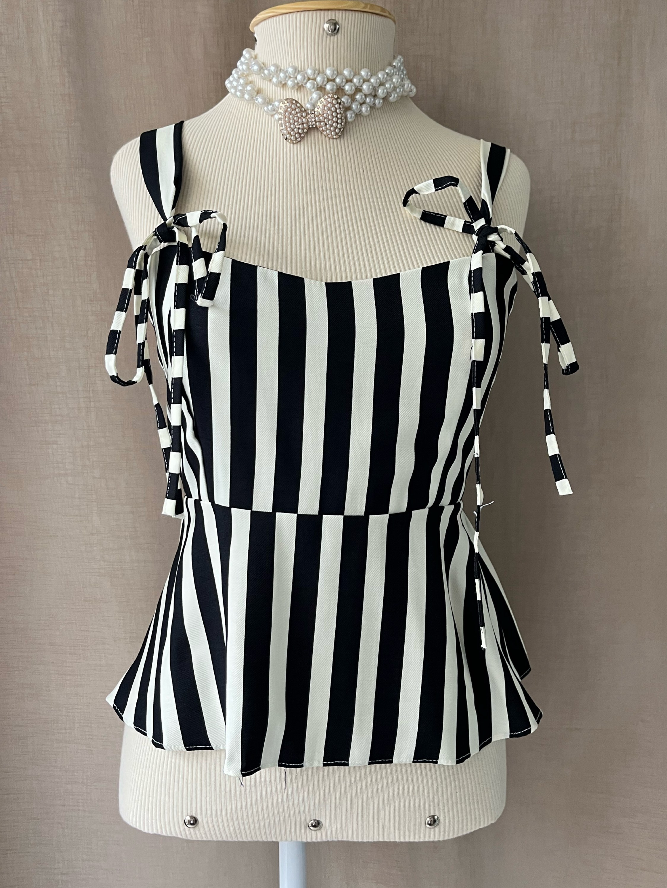 Blusinha listrada com marra de alça