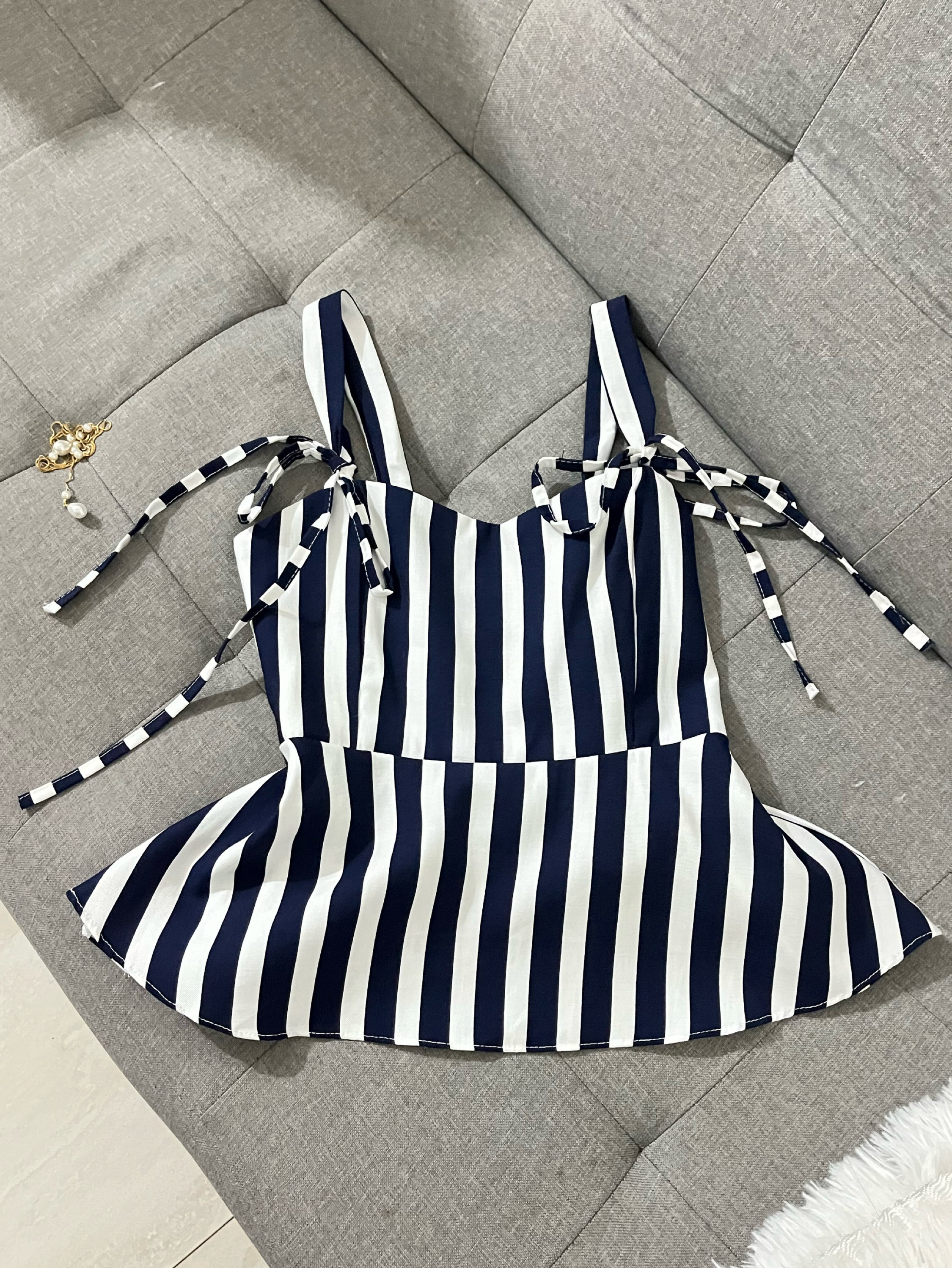Blusinha listrada com marra de alça