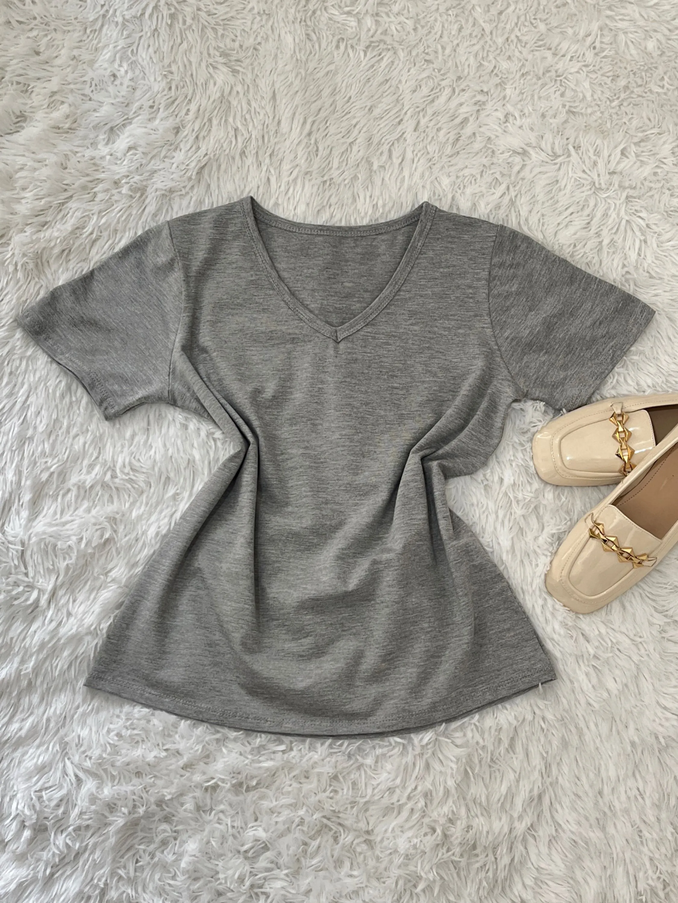 Blusa gola V manga curta