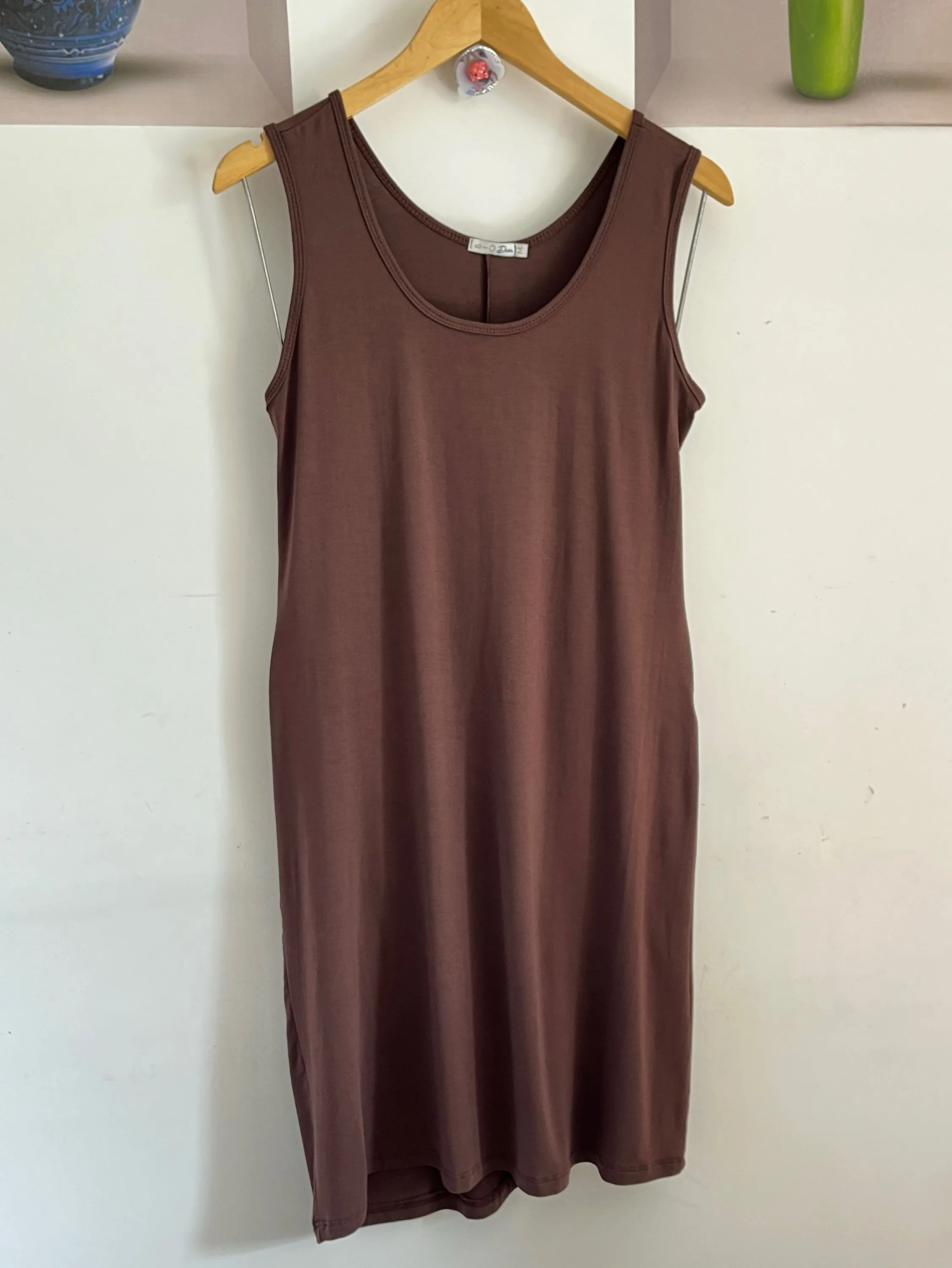 Vestido regada liso gola U