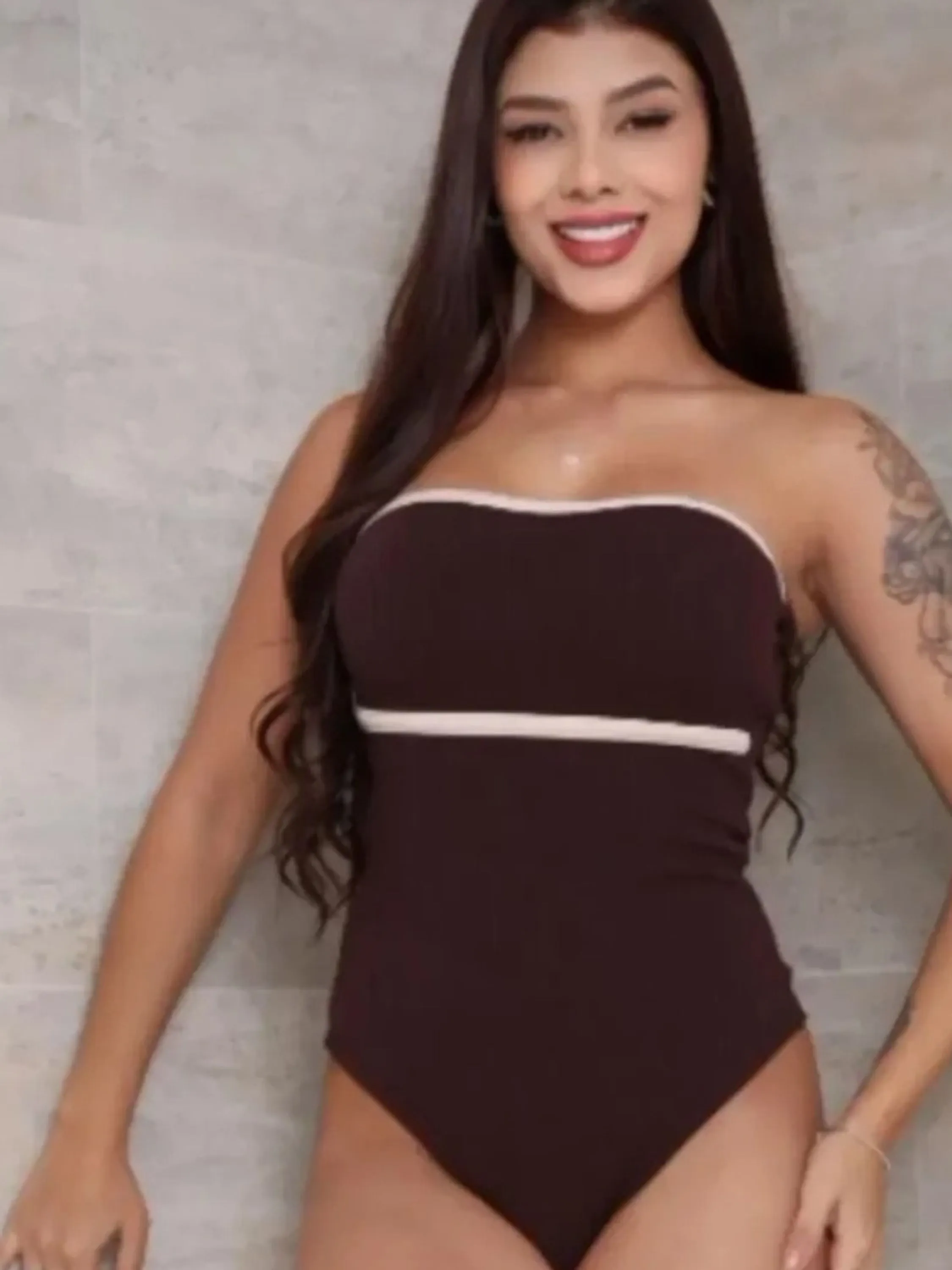 Body tomara que caia com bojo