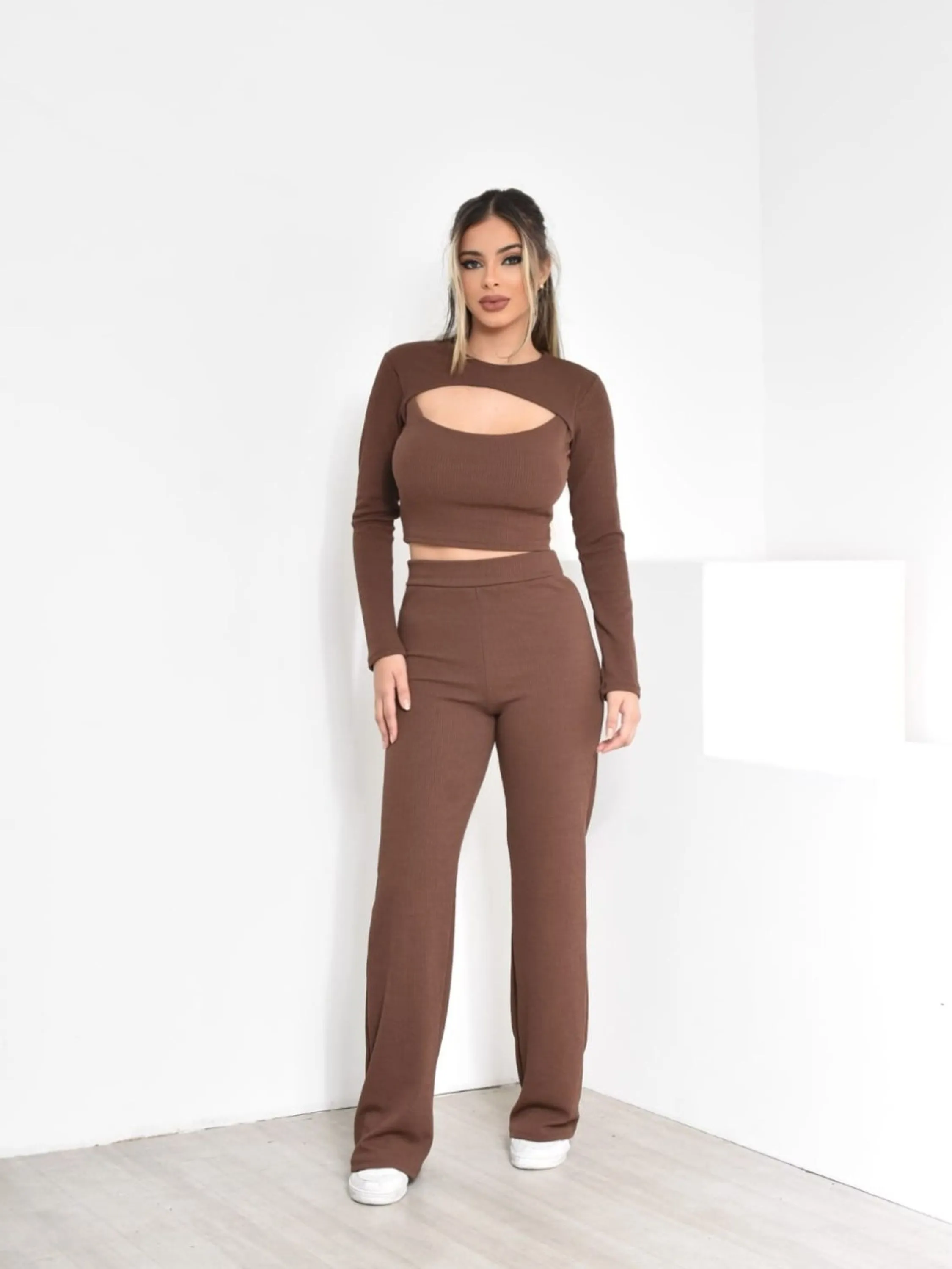 Conjunto calça com cropped