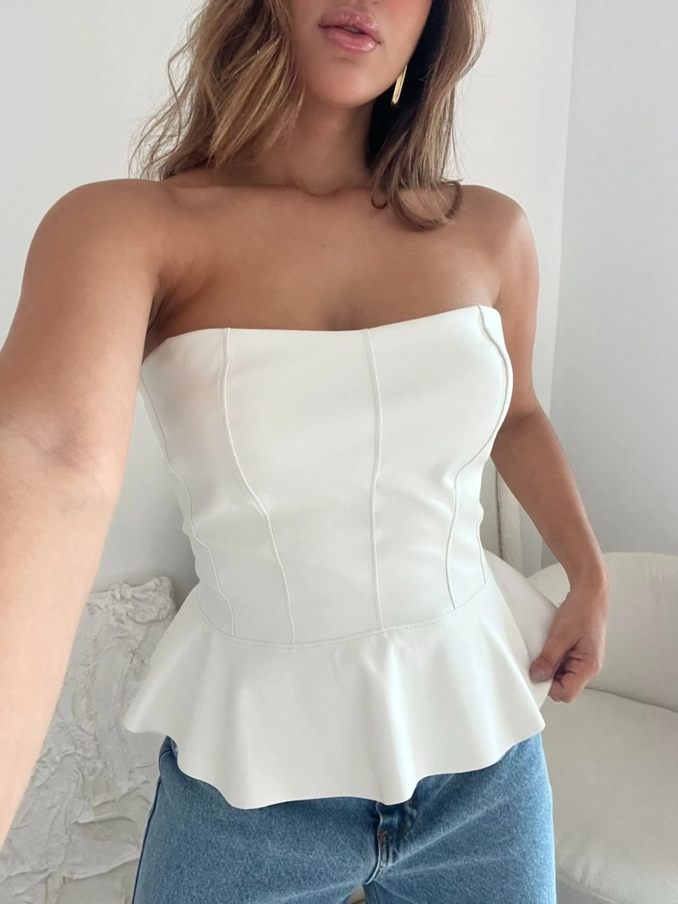 Sandy peplum couro fake com bojo