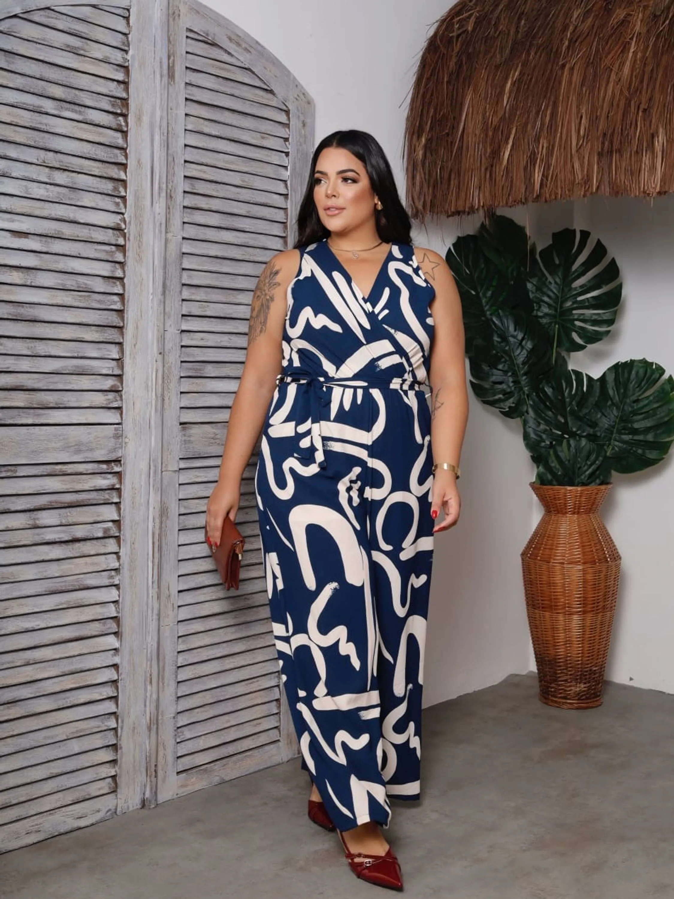 Macacão regata plus size