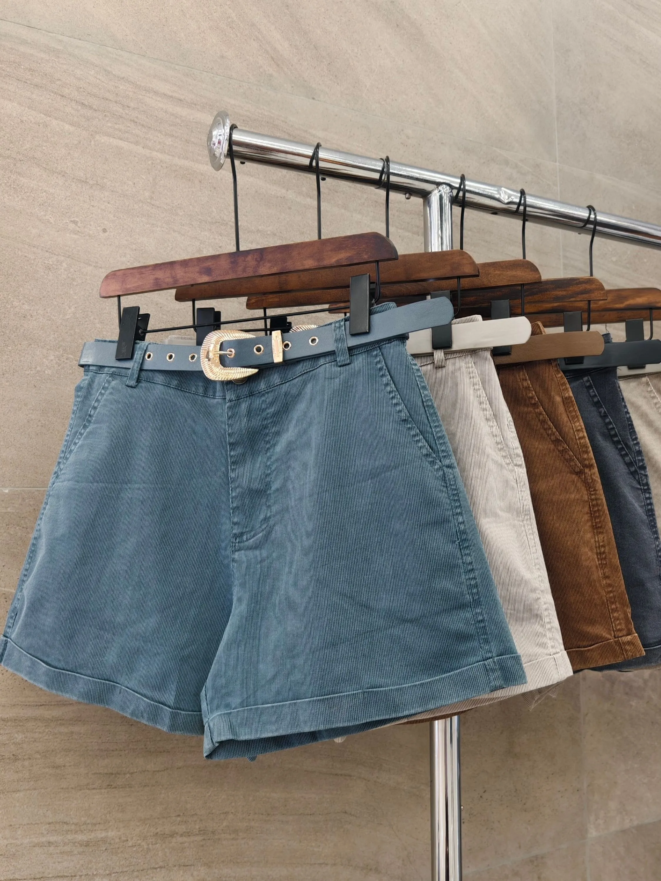 short Veludo cotelê com Elastano importado femininas A59
