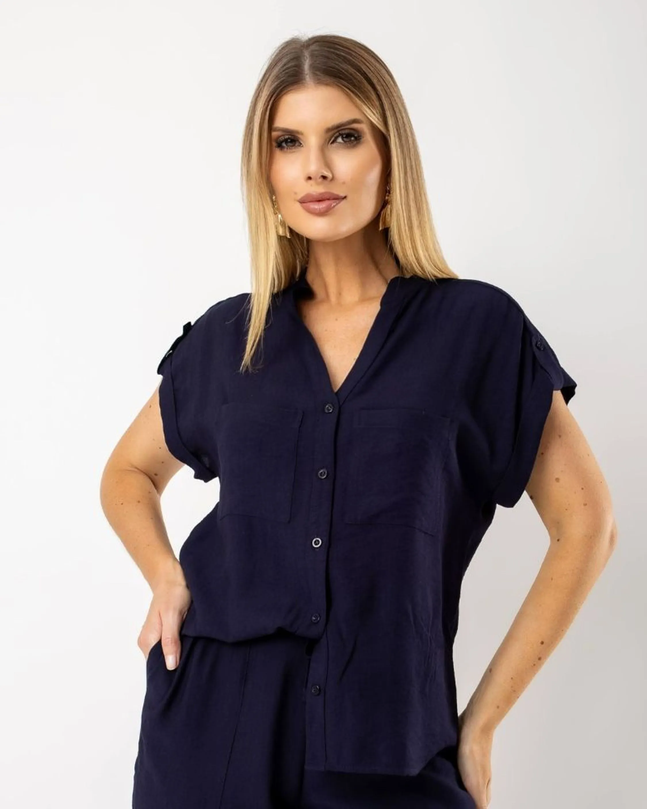 CAMISA DE MANGA CURTA COM BOLSOS RAYON ARUBA AZUL MARINHO