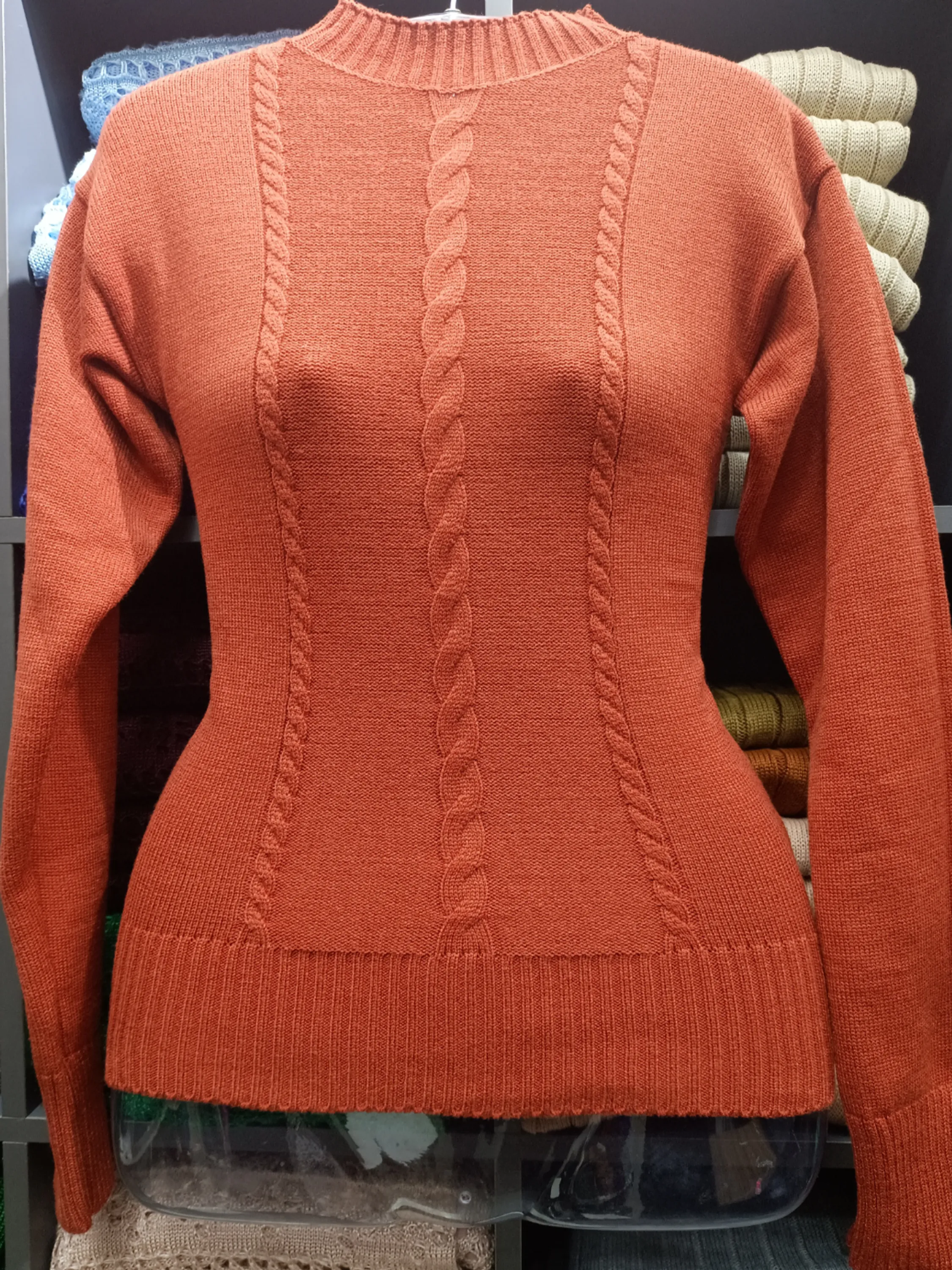 Blusa trança lateral tricô modal.