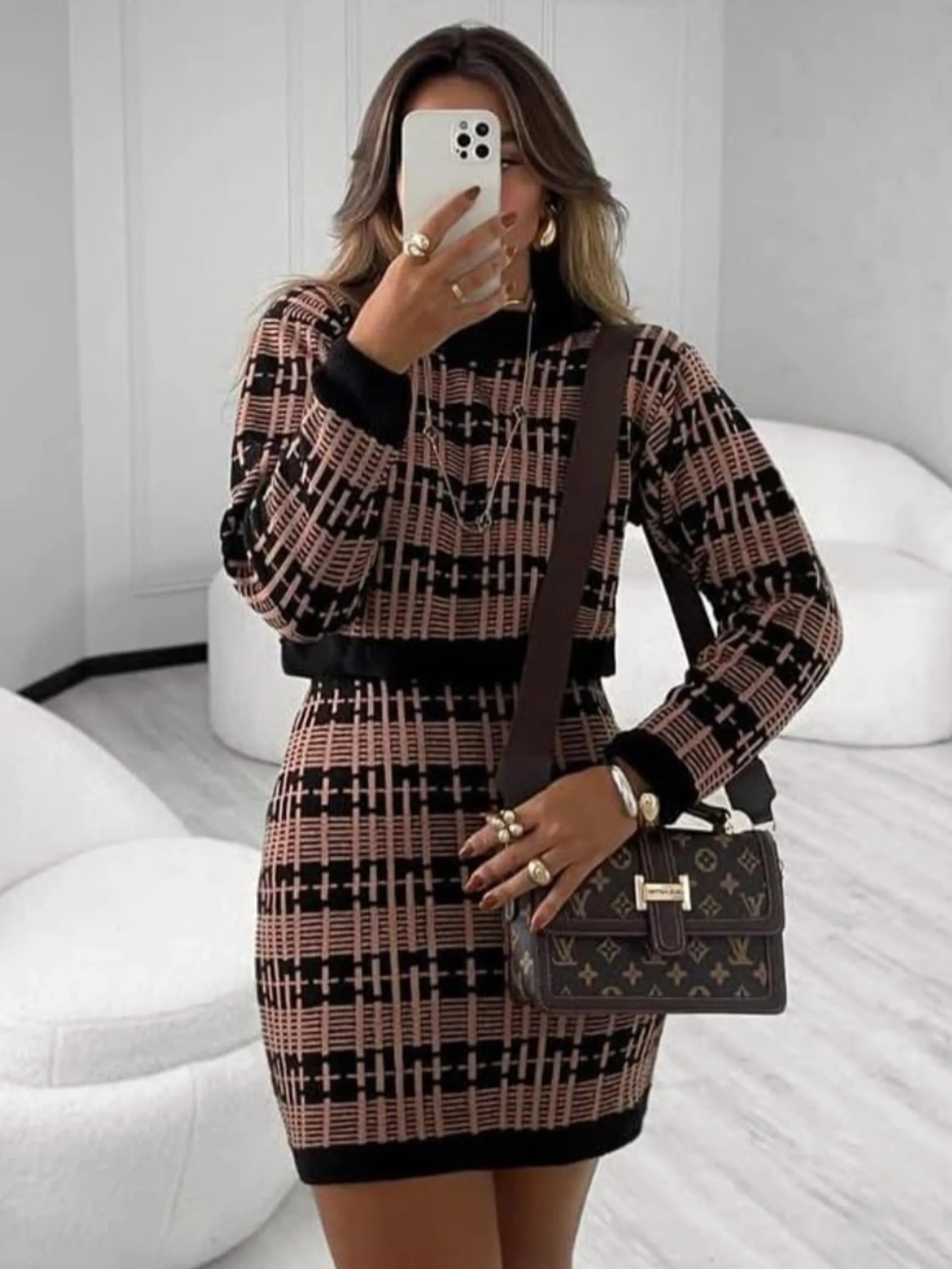 Conjunto de saia quadriculado tricô Jacquard.