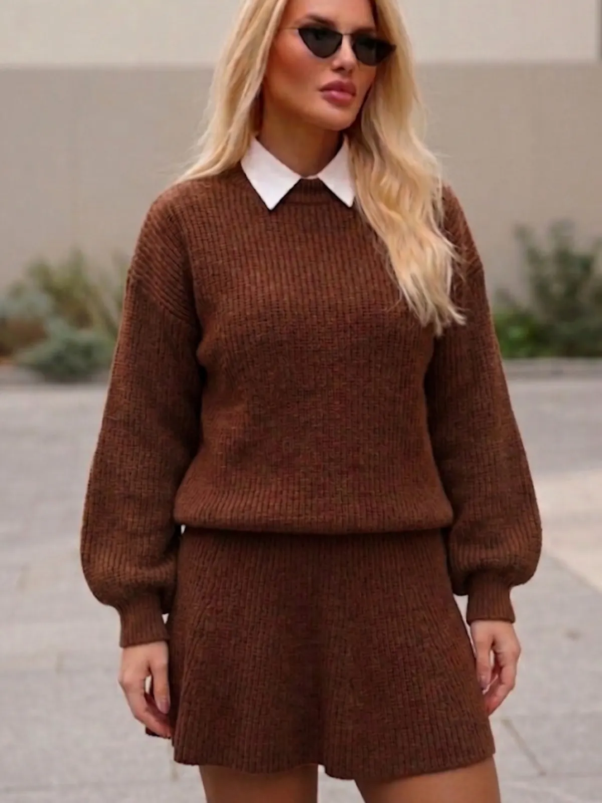 Conjunto de saia evasê tricô mousse.