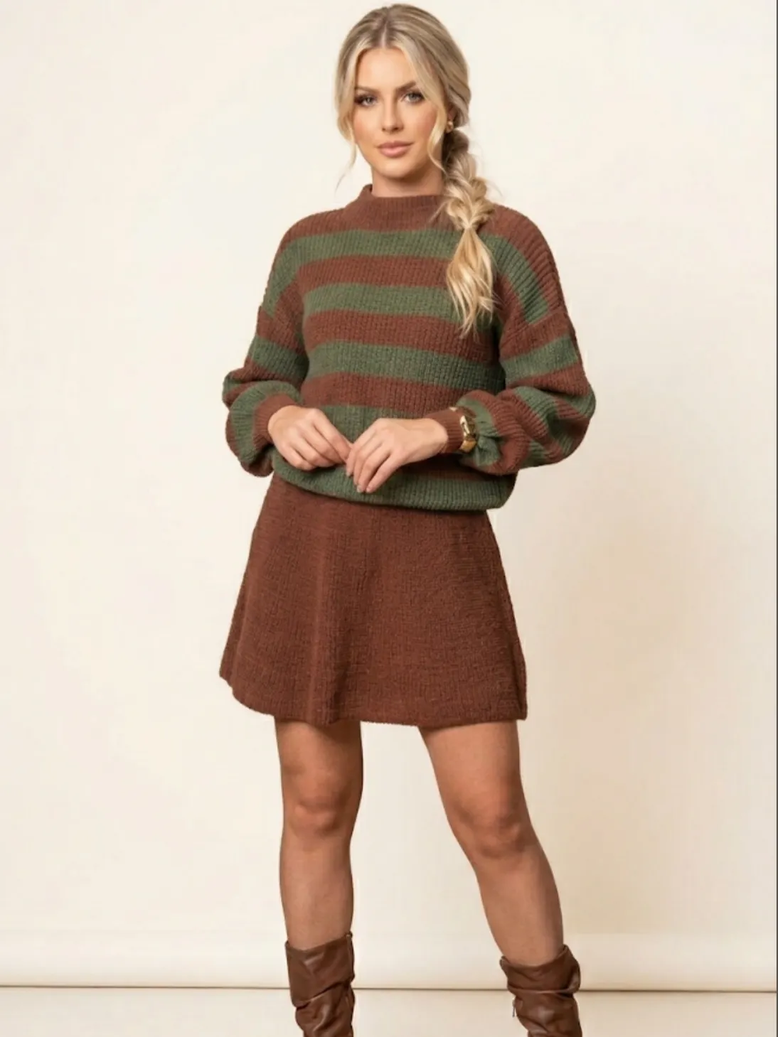Conjunto listrado saia evasê tricô mousse.