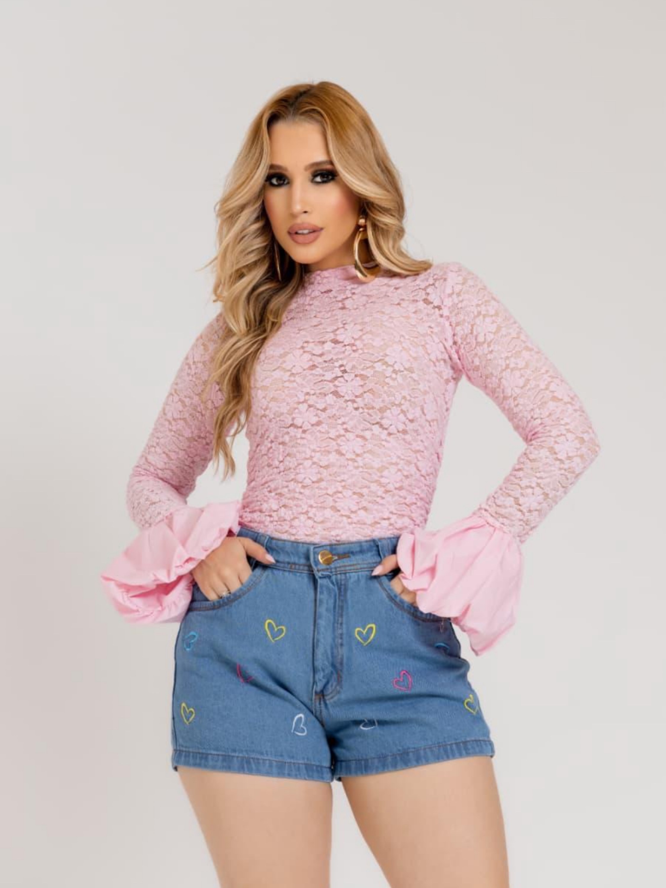 Short 100% Bordado Coração Colorido Feminino