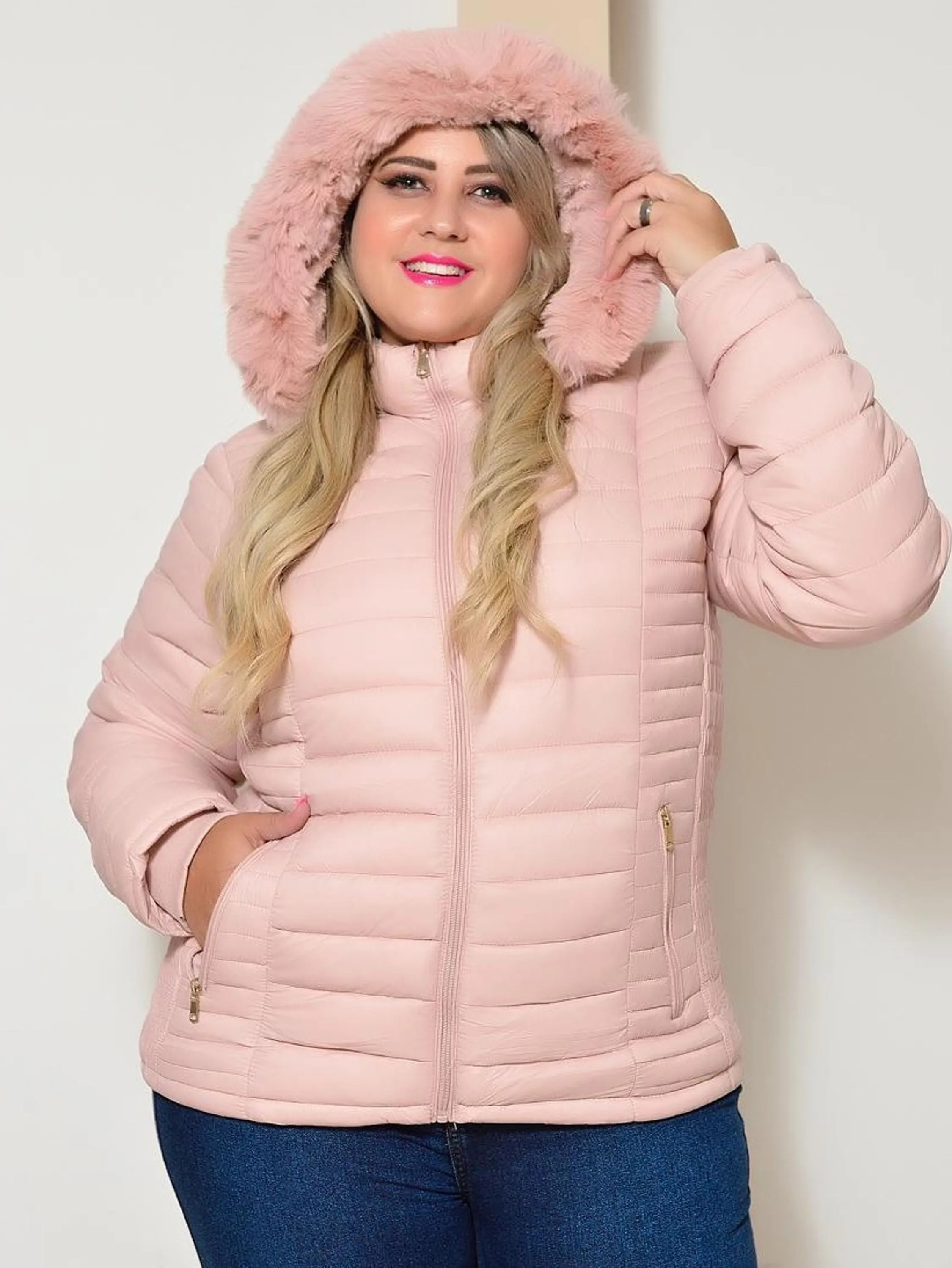 Jaqueta Feminina Plus Size Puffer de Gominho com Capuz Moda Elegante Tendência de Inverno