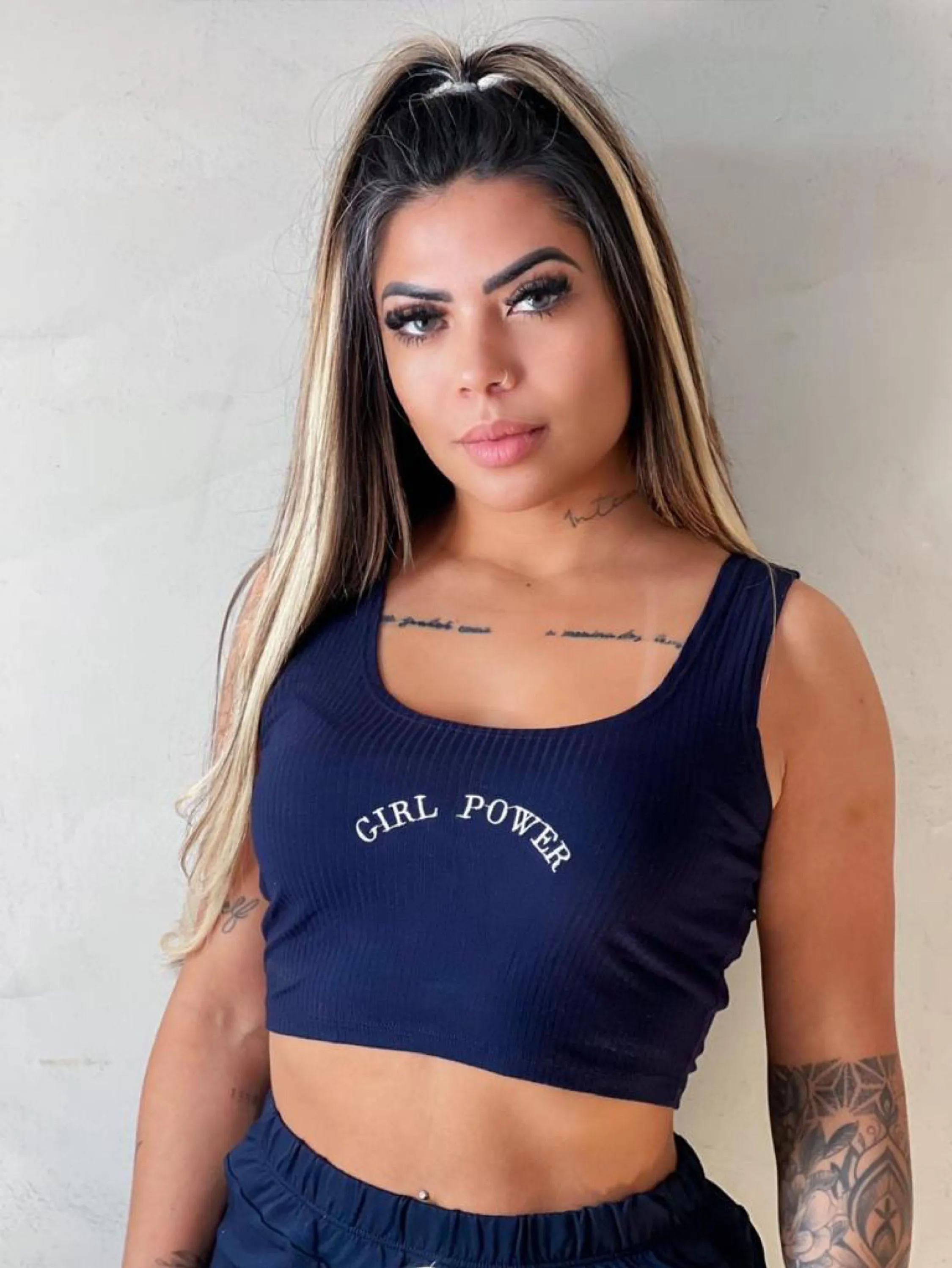 Cropped canelado girl power