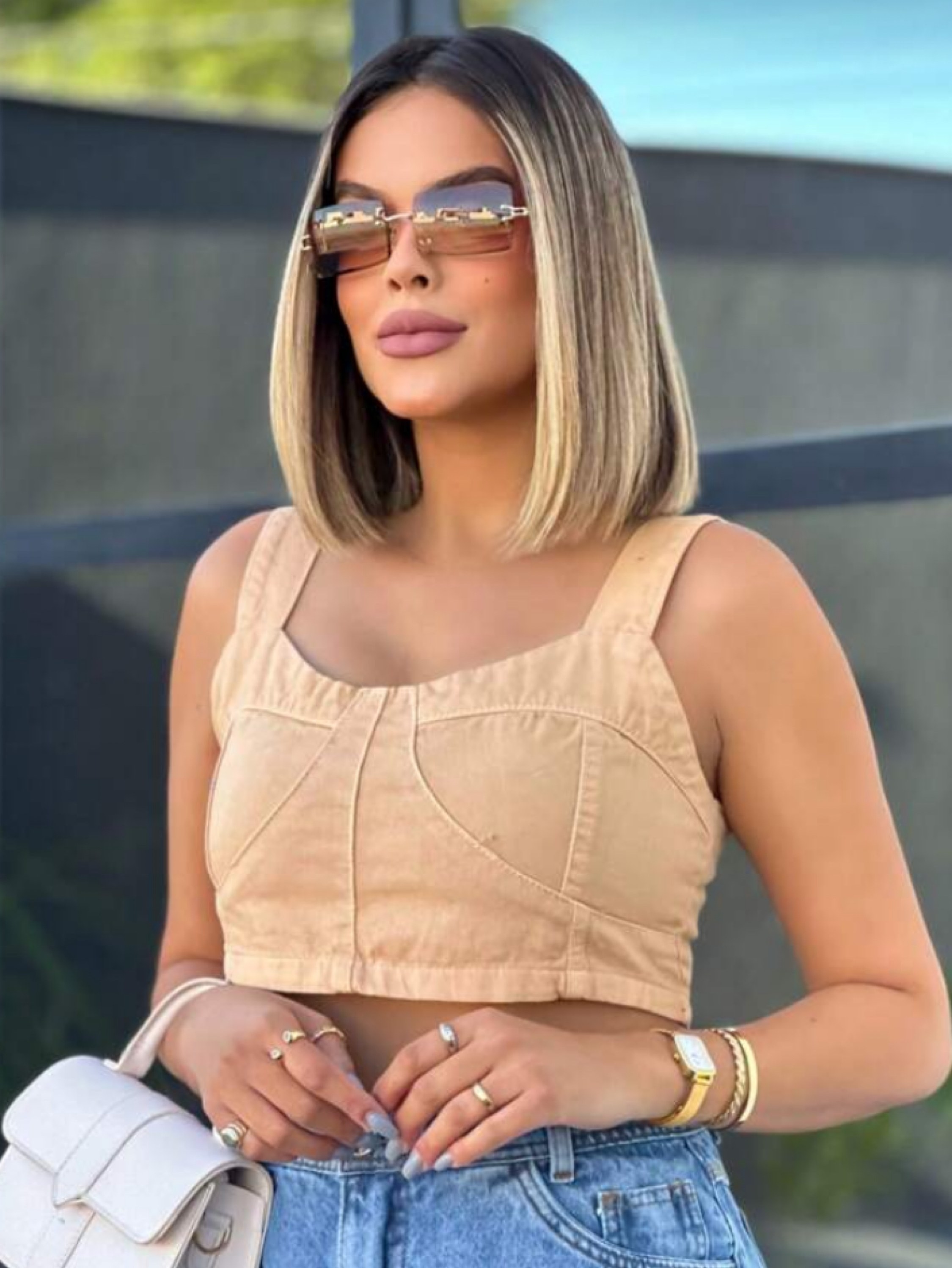 Cropped jeans com zíper nas costas