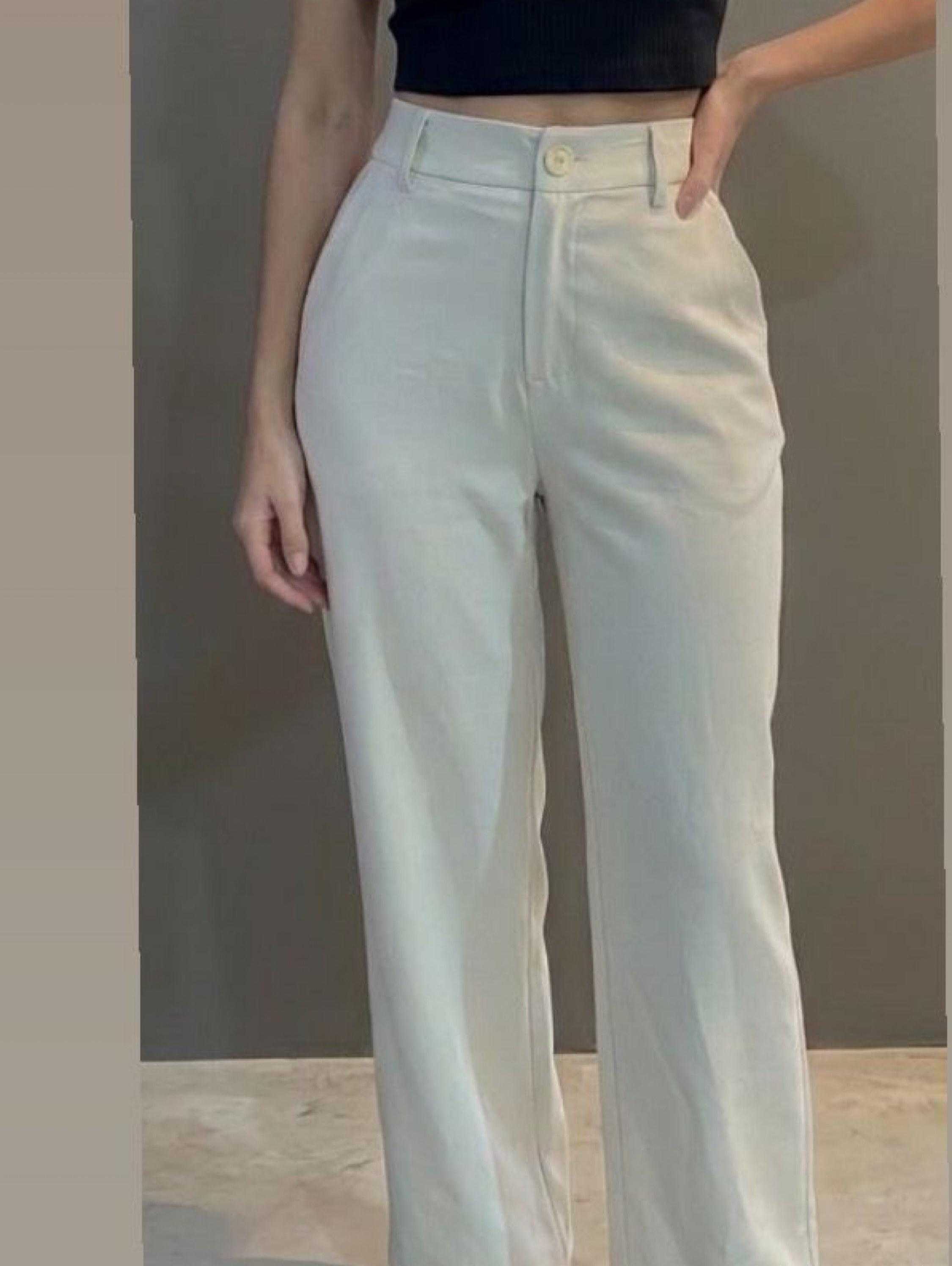 Calça pantalona cintura alta alfaiataria