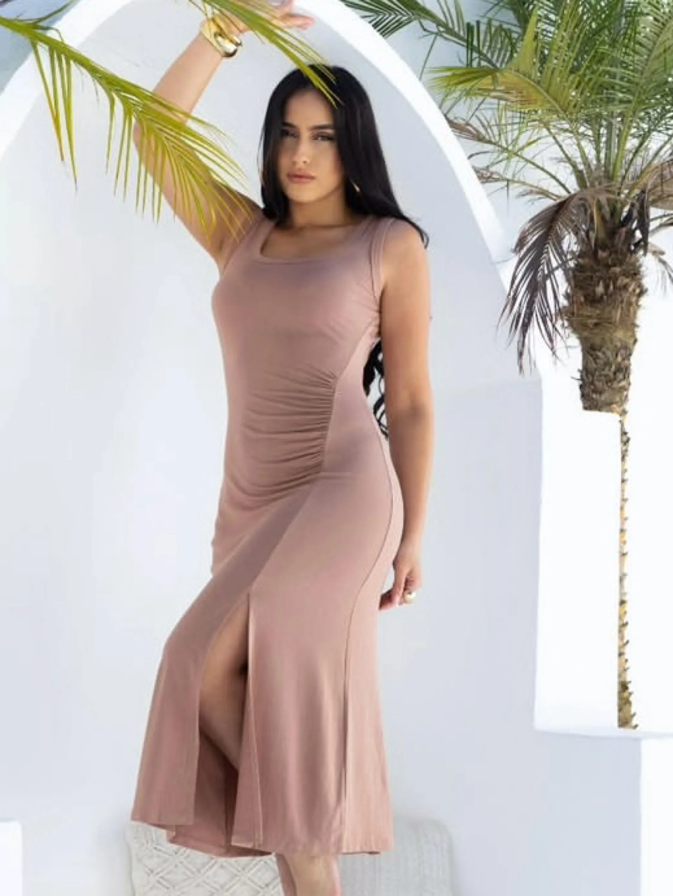 Vestido midi regata com fenda